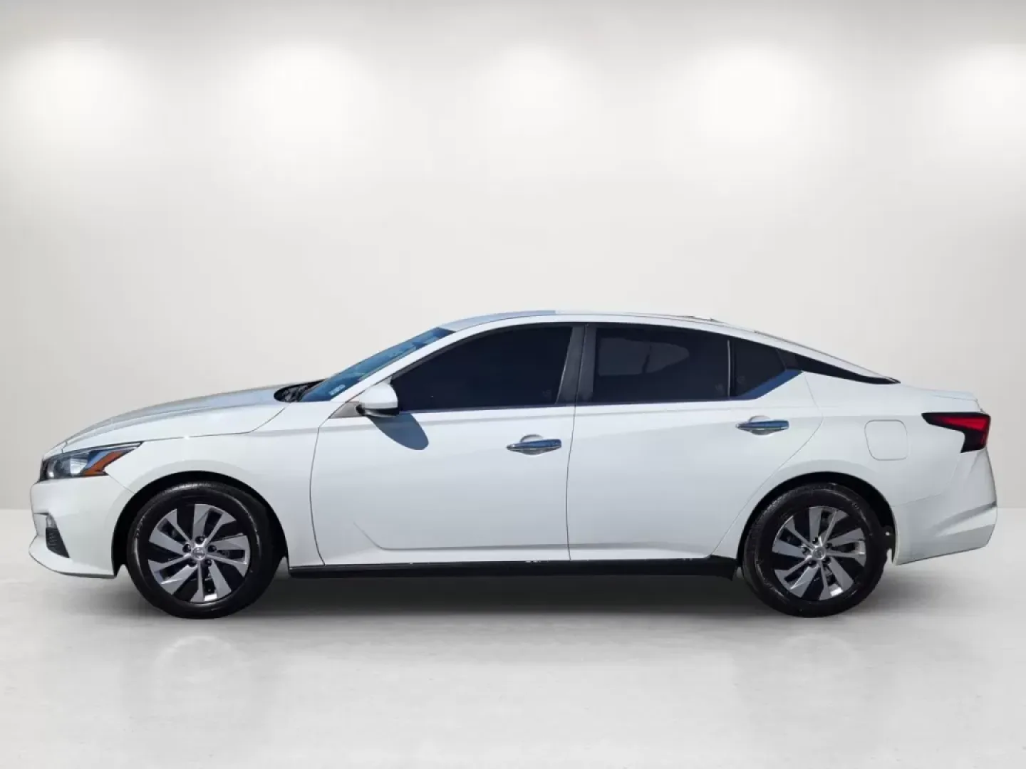 2019 /Charcoal Nissan Altima 2.5 S (1N4BL4BV3KC) with an Other engine, located at 1430 Gateway Drive, Opelika, AL, 36801, (334) 239-0944, 32.637871, -85.409790 - Looking for a reliable vehicle that fits your active lifestyle? Look no further than this stunning 2019 Nissan Altima 2.5 S, available now at Gils Auto in Opelika, AL. Perfect for daily commuters, growing families, or anyone seeking a dependable sedan, this vehicle seamlessly blends comfort, technol - Photo#7