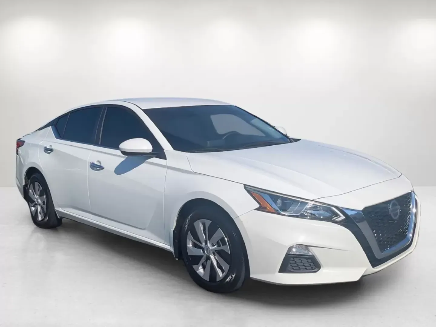 2019 /Charcoal Nissan Altima 2.5 S (1N4BL4BVXKC) with an Other engine, located at 1430 Gateway Drive, Opelika, AL, 36801, (334) 239-0944, 32.637871, -85.409790 - **Drive Your Dreams with the 2019 Nissan Altima Perfect for Everyday Adventures!**<br /> <br /> Are you in the market for a reliable vehicle that balances comfort, style, and efficiency? Look no further than this stunning 2019 Nissan Altima, now available at Gils Auto in Phenix City, AL. Whether yo - Photo#2