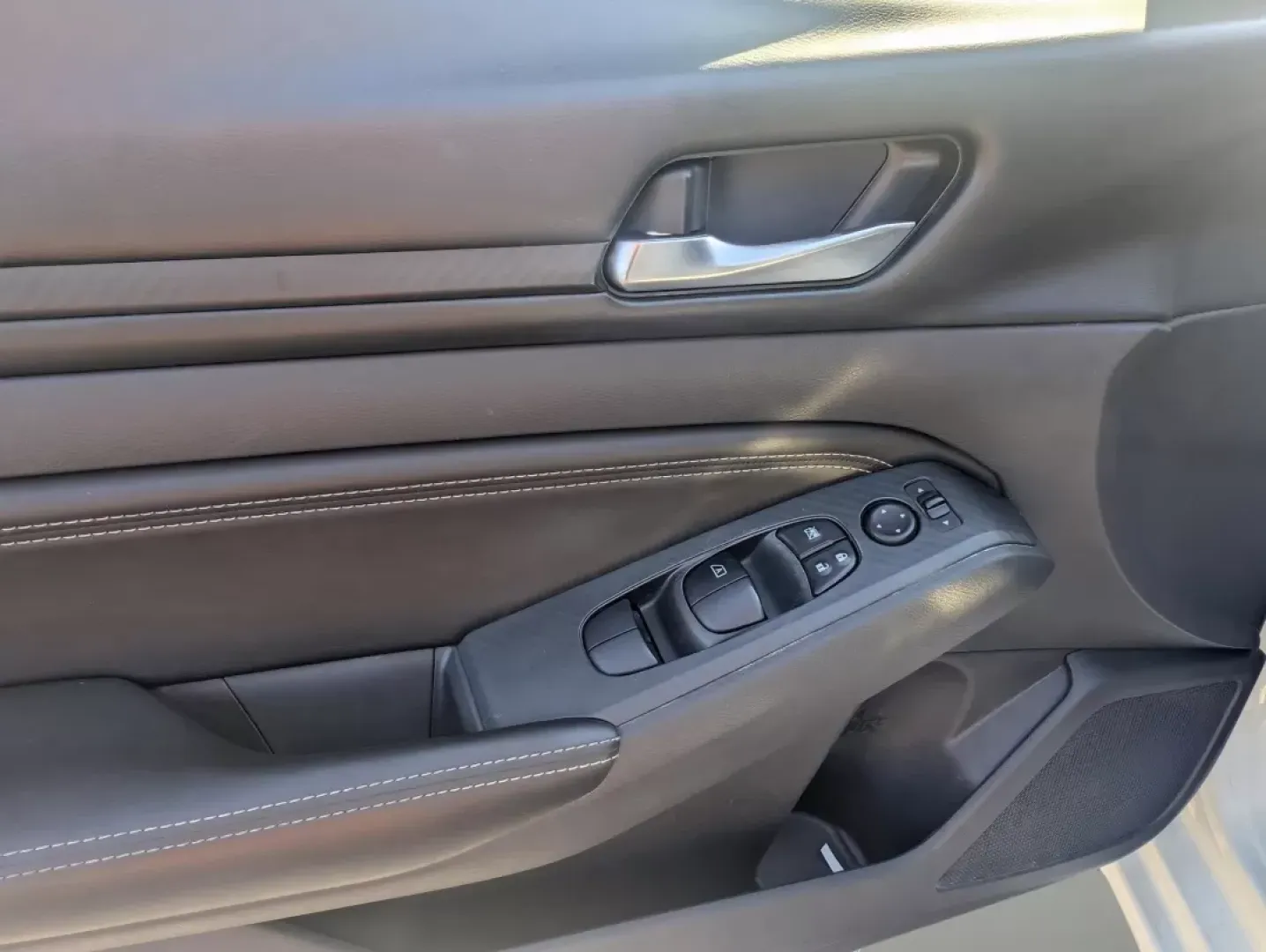 2019 /Charcoal Nissan Altima 2.5 S (1N4BL4BVXKC) with an Other engine, located at 1430 Gateway Drive, Opelika, AL, 36801, (334) 239-0944, 32.637871, -85.409790 - **Drive Your Dreams with the 2019 Nissan Altima Perfect for Everyday Adventures!**<br /> <br /> Are you in the market for a reliable vehicle that balances comfort, style, and efficiency? Look no further than this stunning 2019 Nissan Altima, now available at Gils Auto in Phenix City, AL. Whether yo - Photo#8