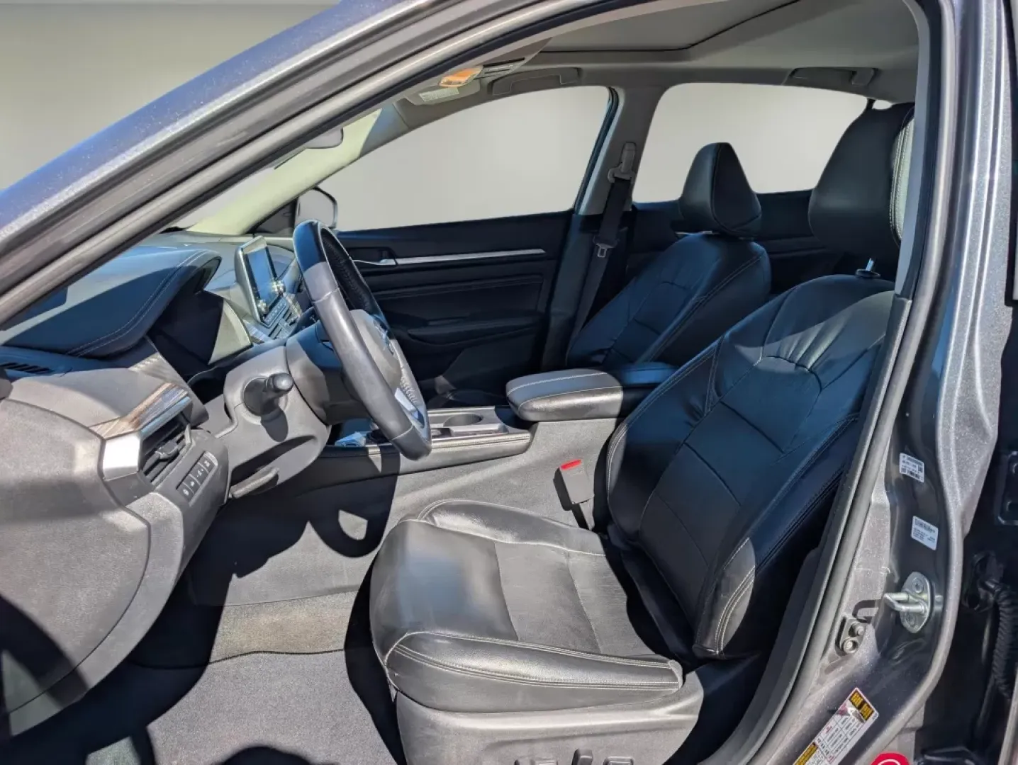 2019 /Charcoal Nissan Altima 2.5 SL (1N4BL4EV3KC) with an Other engine, located at 3959 U.S. 80 W, Phenix City, AL, 36870, (334) 297-4885, 32.469296, -85.135185 - **Discover Freedom with the 2019 Nissan Altima Your Ideal Commuter Companion!**<br /> <br /> Are you tired of the daily grind of long commutes? The 2019 Nissan Altima might just be the perfect solution for you. This spacious, fuel-efficient sedan is designed to make your drives comfortable and enjo - Photo#9