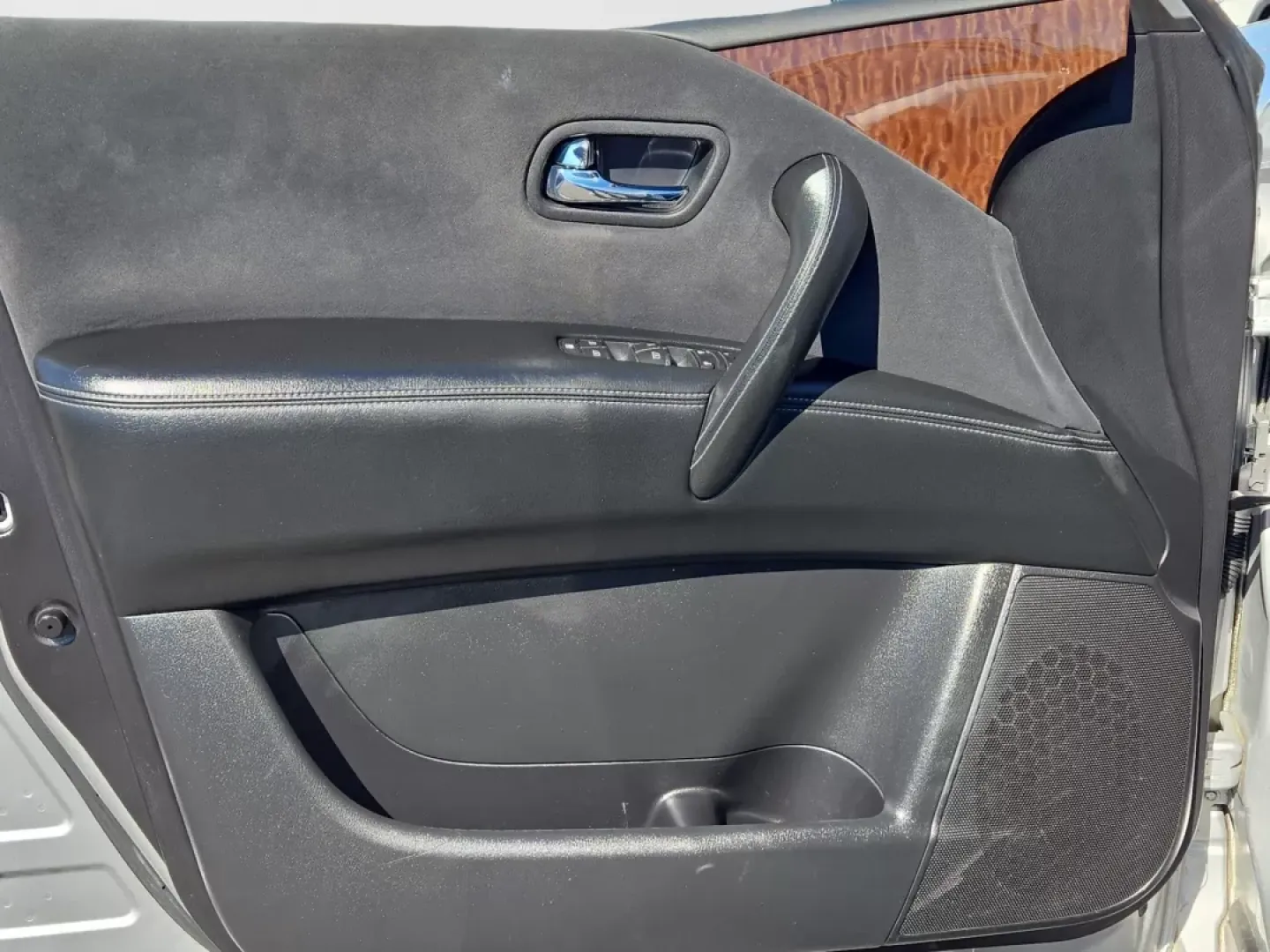 2019 /Charcoal Nissan Armada SV (JN8AY2ND9K9) with an Other engine, located at 521 Old Farm Lane Rd, Prattville, AL, 36066, (334) 325-1505, 32.482460, -86.416367 - Discover the perfect blend of luxury and practicality with the 2019 Nissan Armada SV, now available at Gils Auto in Prattville, AL. If you're looking for a spacious SUV that can easily accommodate your family or friends for weekend adventures, road trips, or daily commutes, this vehicle is built to - Photo#9