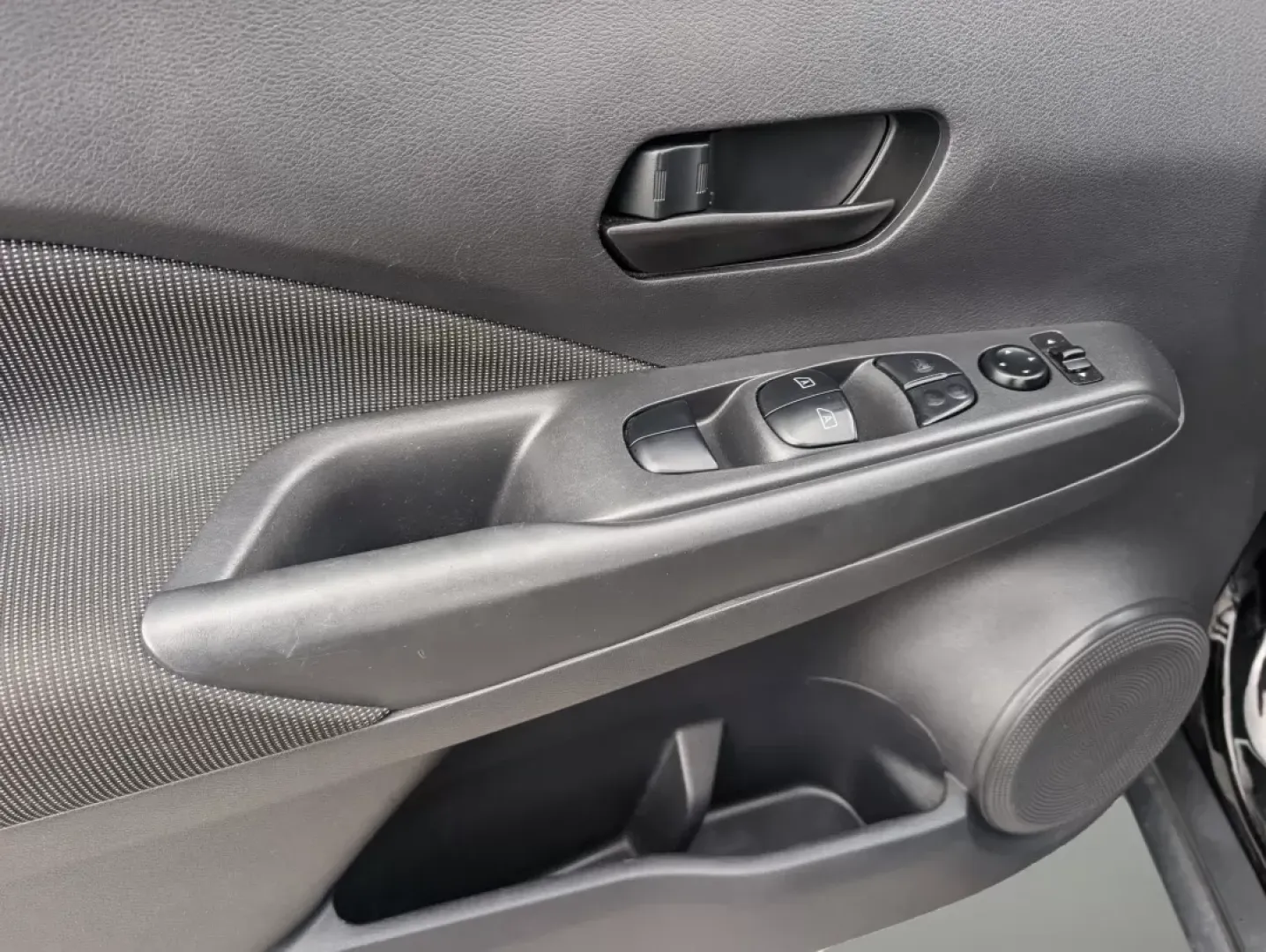 2019 /Charcoal Nissan Kicks S (3N1CP5CU7KL) with an Other engine, located at 804 22nd Ave, Phenix City, AL, 36870, (334) 297-1860, 32.484749, -85.024475 - **Elevate Your Adventures with the 2019 Nissan Kicks at Gils Auto!**<br /> <br /> Are you in search of the perfect vehicle to boost your lifestyle? Whether you're a growing family needing reliable transportation, a commuter looking for efficiency, or an adventure seeker ready for weekend getaways, t - Photo#8