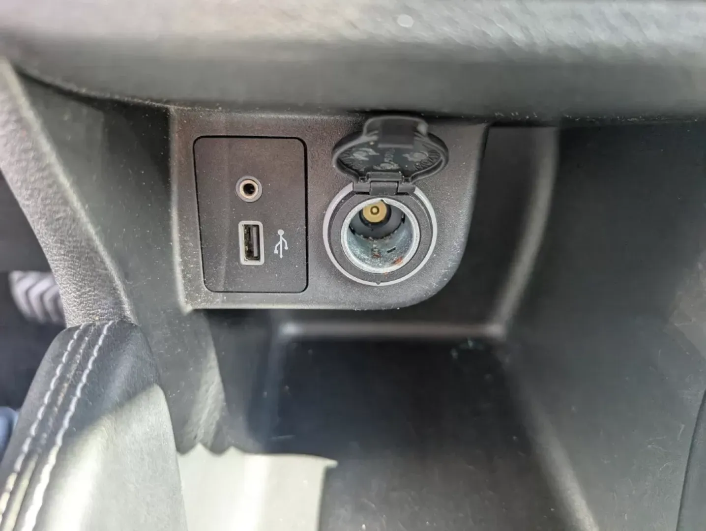 2019 /Charcoal Nissan Kicks SR (3N1CP5CU1KL) with an Other engine, located at 7000 Northlake Connector, Columbus, GA, 31904, (706) 987-8085, 32.524975, -84.978134 - Looking for a compact SUV that fits your active lifestyle and offers a blend of style and functionality? Look no further than the 2019 Nissan Kicks SR, now available at Gils Auto, your trusted Buy Here Pay Here dealership located at 521 Old Farm Lane Rd, Prattville, AL 36066. With a spacious interio - Photo#13