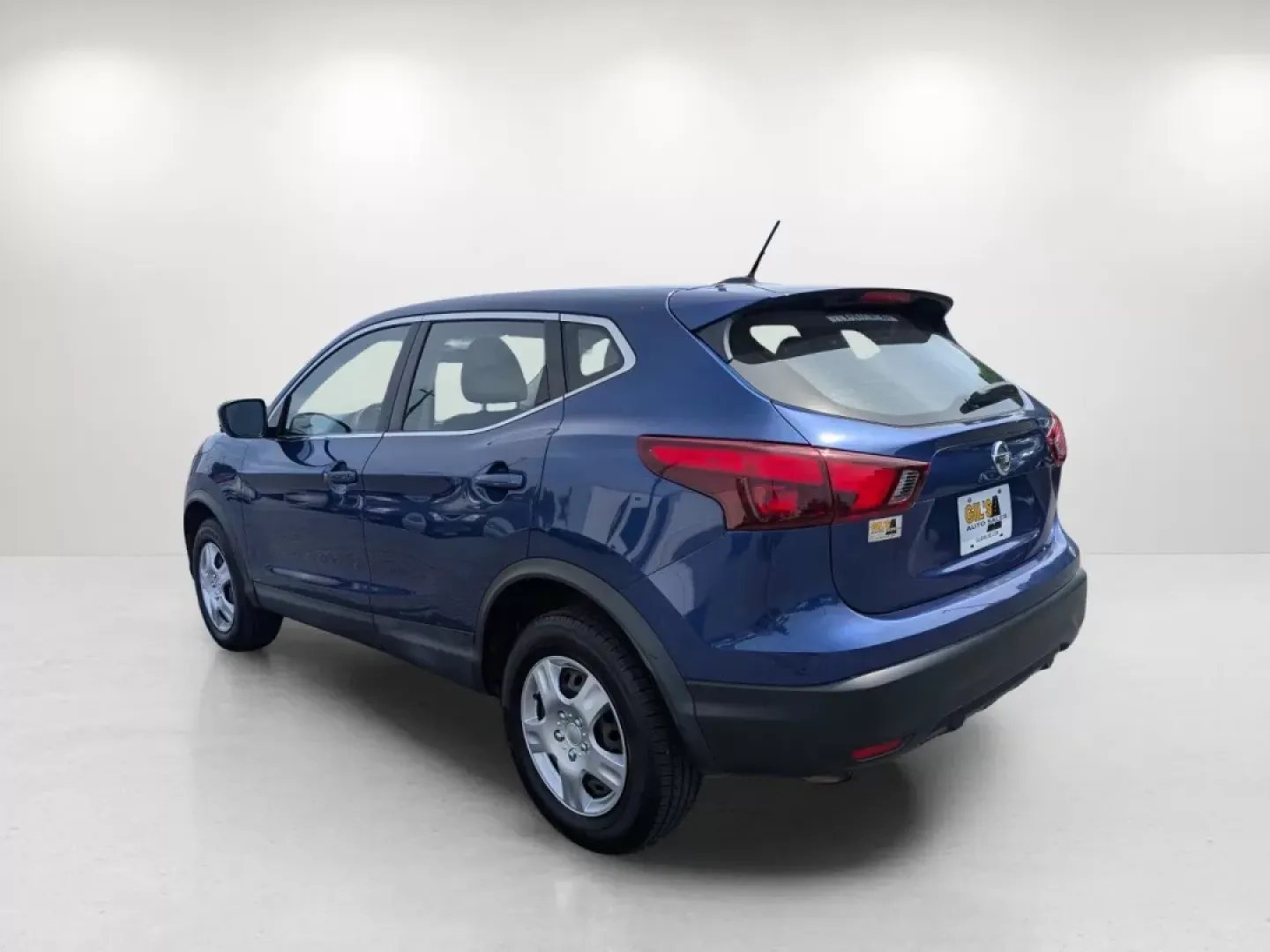 2019 /Charcoal Nissan Rogue S (JN1BJ1CP0KW) with an Other engine, located at 804 22nd Ave, Phenix City, AL, 36870, (334) 297-1860, 32.484749, -85.024475 - **Discover Adventure in the 2019 Nissan Rogue Sport at Gils Auto - Columbus!**<br /> <br /> Are you ready to elevate your daily routine and embark on weekend adventures? The 2019 Nissan Rogue Sport is the perfect companion for those who crave both style and versatility. This sporty SUV seamlessly fi - Photo#6