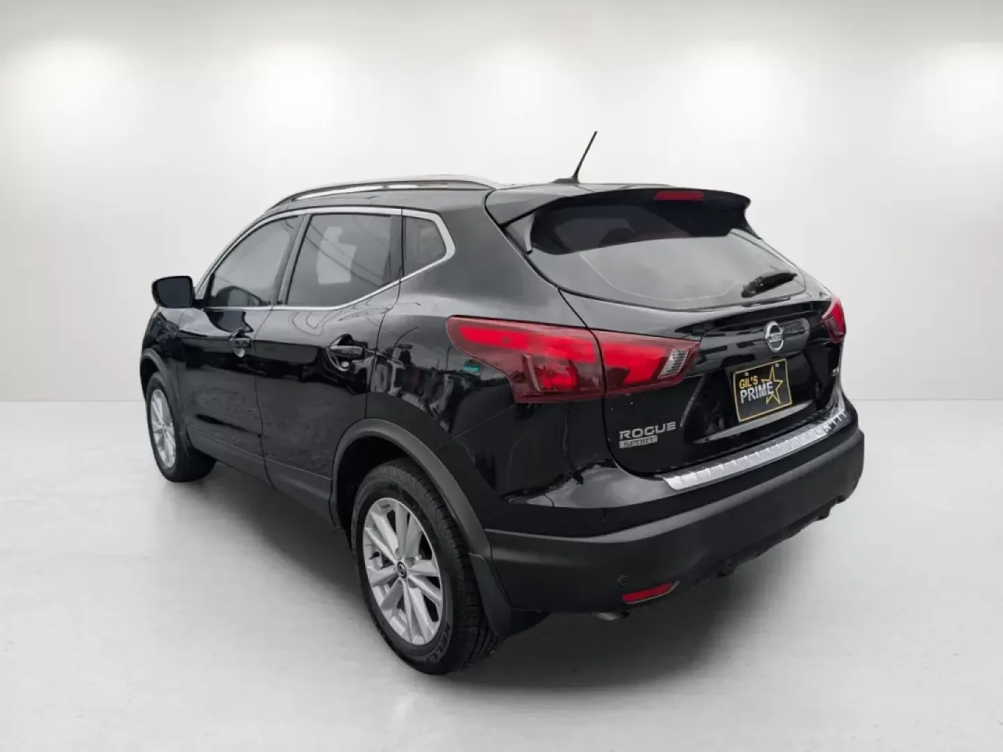 2019 /Charcoal Nissan Rogue SV (JN1BJ1CP0KW) with an Other engine, located at 5115 14th Ave., Columbus, GA, 31904, (706) 323-0345, 32.511494, -84.971046 - Are you in the market for a vehicle that seamlessly blends comfort, style, and functionality? Look no further than this 2019 Nissan Rogue SV, available now at Gils Auto in Phenix City, AL. This sporty SUV is not only a perfect companion for growing families, but it's also an ideal choice for those w - Photo#6