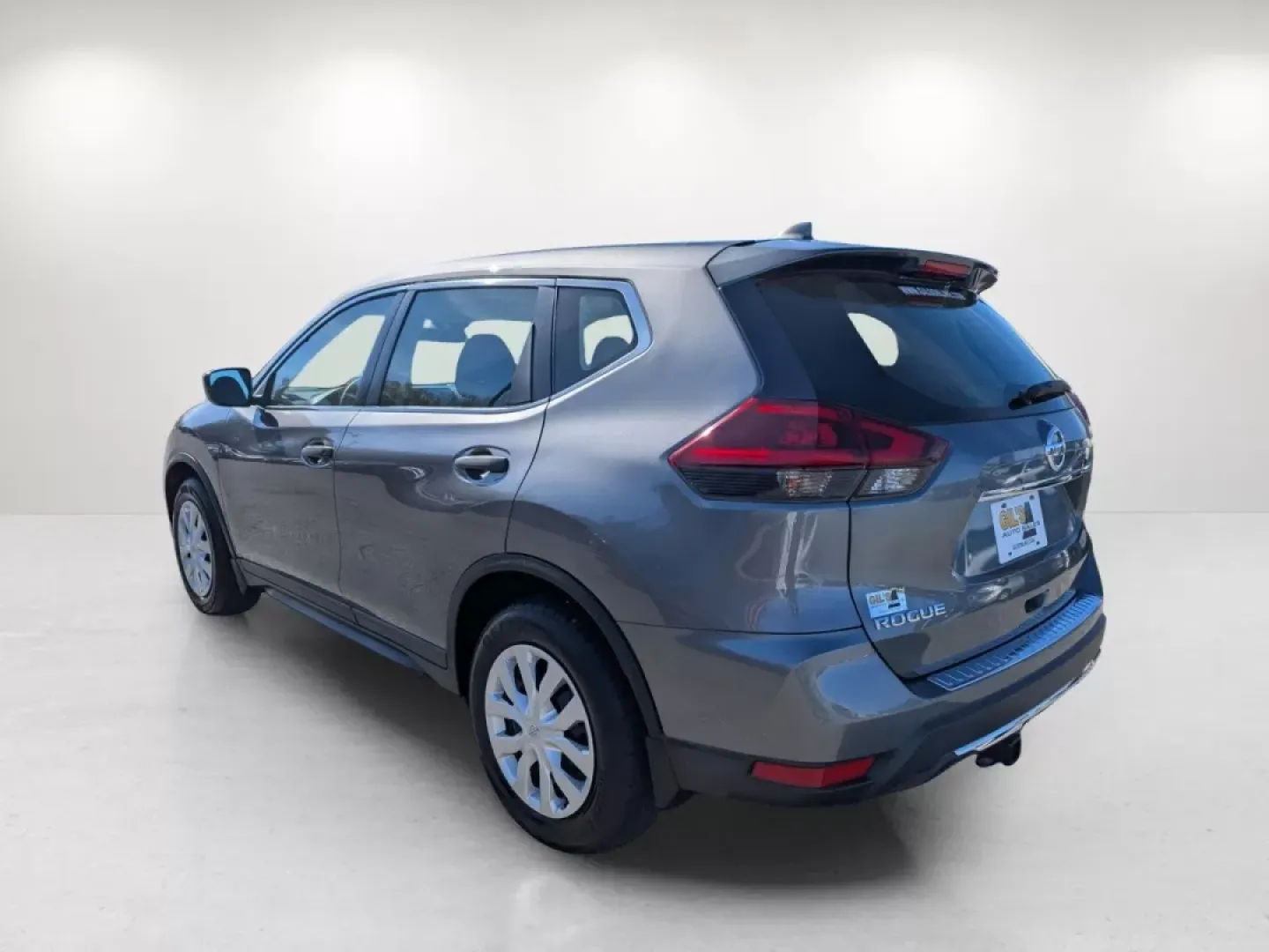 2019 /Charcoal Nissan Rogue S (5N1AT2MT6KC) with an Other engine, located at 7000 Northlake Connector, Columbus, GA, 31904, (706) 987-8085, 32.524975, -84.978134 - **Discover Your Next Adventure with the 2019 Nissan Rogue at Gils Auto in Phenix City, AL!**<br /> <br /> Are you ready to elevate your lifestyle with a versatile and reliable SUV? The 2019 Nissan Rogue is your perfect partner for everything from daily commutes to weekend getaways. With its spacious - Photo#6