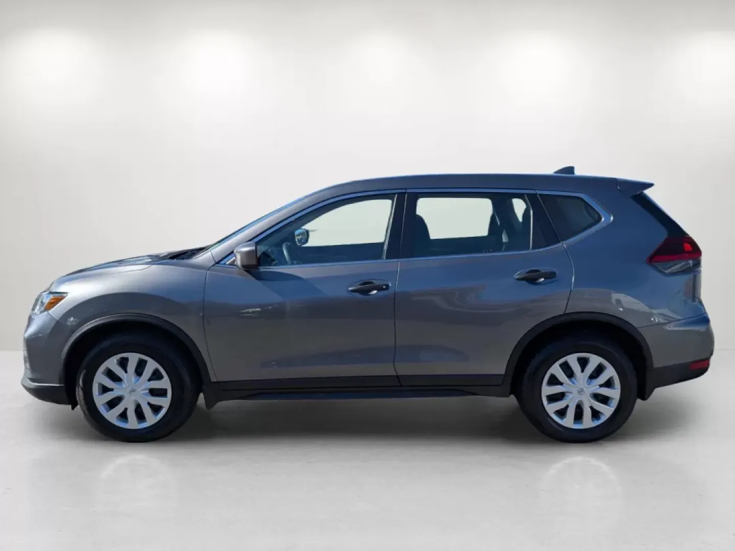 2019 /Charcoal Nissan Rogue S (5N1AT2MT6KC) with an Other engine, located at 7000 Northlake Connector, Columbus, GA, 31904, (706) 987-8085, 32.524975, -84.978134 - **Discover Your Next Adventure with the 2019 Nissan Rogue at Gils Auto in Phenix City, AL!**<br /> <br /> Are you ready to elevate your lifestyle with a versatile and reliable SUV? The 2019 Nissan Rogue is your perfect partner for everything from daily commutes to weekend getaways. With its spacious - Photo#7