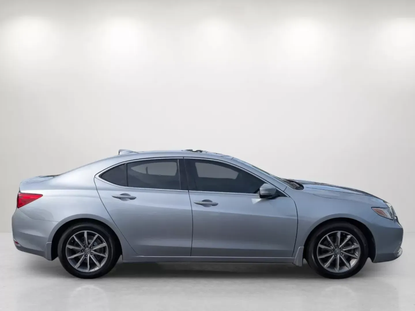 2020 Acura TLX w/Technology Pkg (19UUB1F56LA) with an Other engine, located at 5115 14th Ave., Columbus, GA, 31904, (706) 323-0345, 32.511494, -84.971046 - **Elevate Your Commute with the 2020 Acura TLX at Gils Auto in Phenix City, AL!**<br /> <br /> Are you on the lookout for a vehicle that perfectly blends luxury with functionality? Imagine every drive transformed into a delightful experience, whether you're commuting to work or heading out on a week - Photo#4