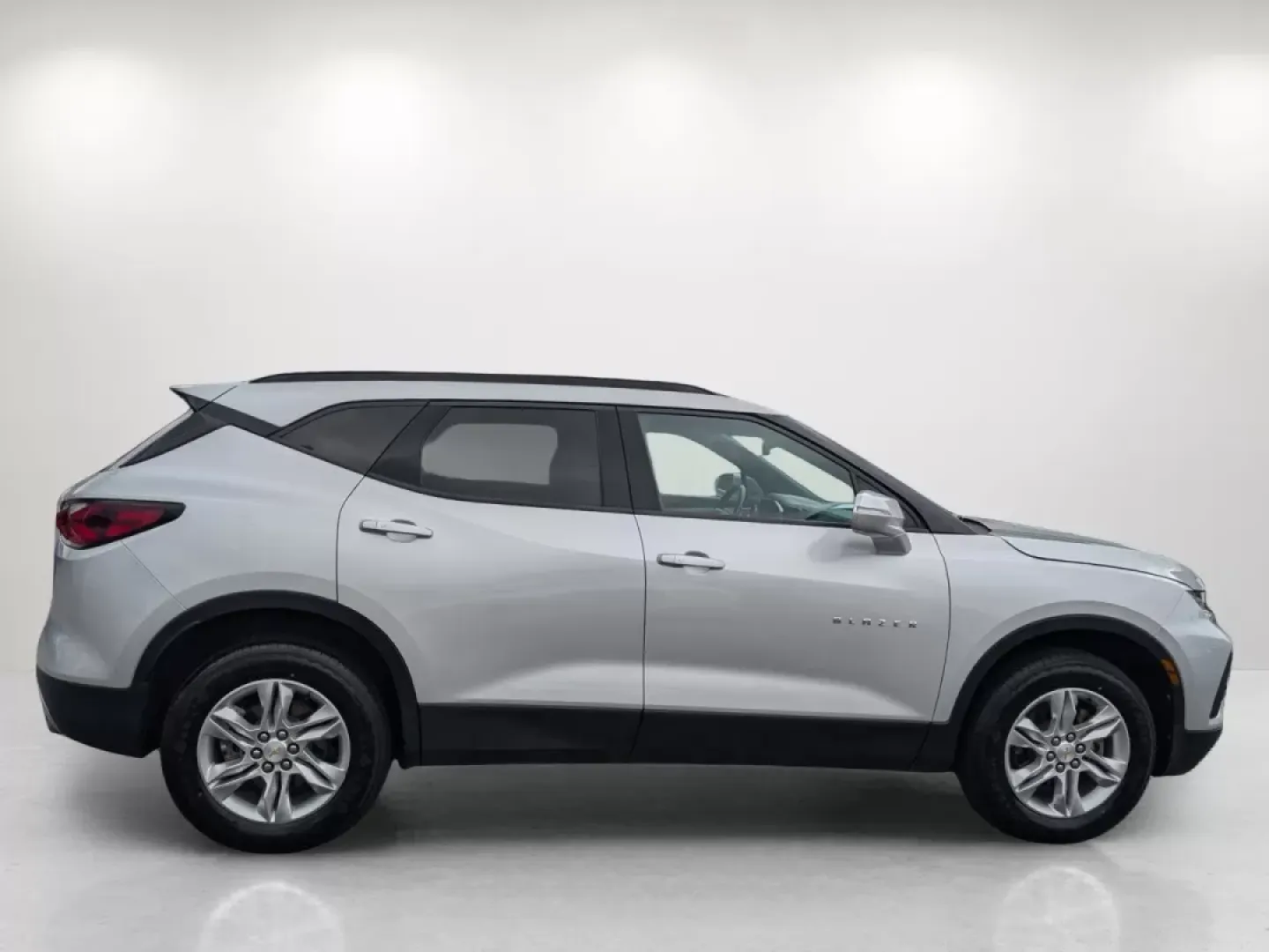 2020 /Jet Black Chevrolet Blazer LT (3GNKBBRA7LS) with an Other engine, located at 3959 U.S. 80 W, Phenix City, AL, 36870, (334) 297-4885, 32.469296, -85.135185 - **Discover Your Next Adventure with the 2020 Chevrolet Blazer LT at Gils Auto!**<br /> <br /> Are you in the market for a versatile and stylish SUV that caters to your family's needs, weekend adventures, or daily commutes? Look no further than the stunning 2020 Chevrolet Blazer LT, available now at - Photo#3