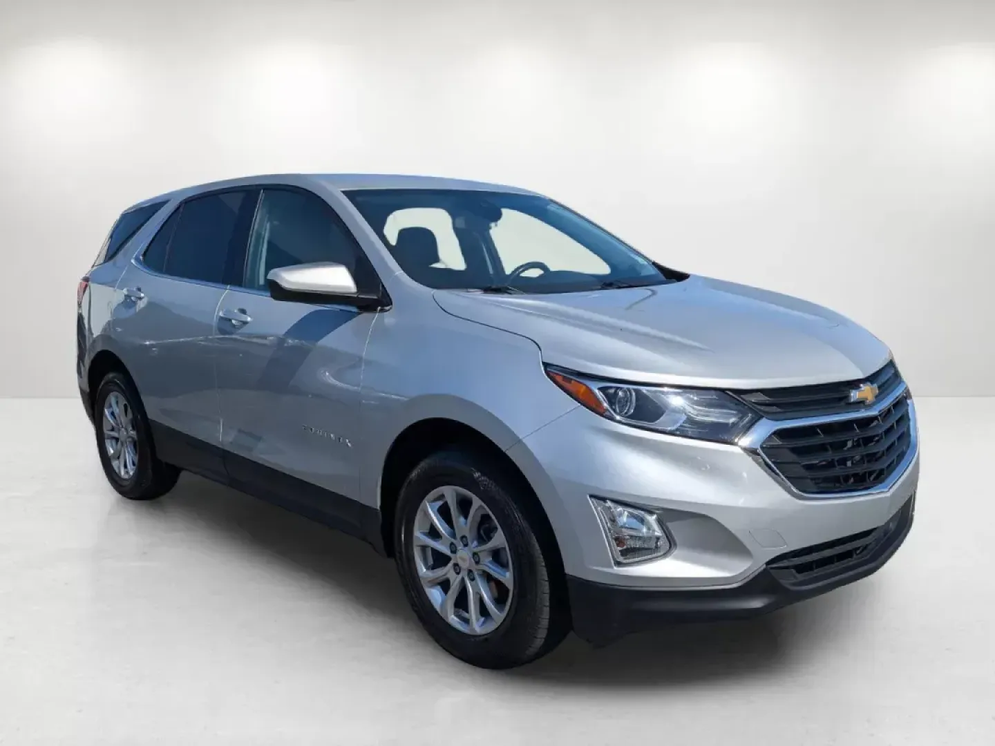 2020 Chevrolet Equinox LT (2GNAXTEV4L6) with an Turbocharged Gas I4 1.5L/92 engine, 6-Speed Automatic transmission, located at 3959 U.S. 80 W, Phenix City, AL, 36870, (334) 297-4885, 32.469296, -85.135185 - **Embark on Your Next Adventure with the 2020 Chevrolet Equinox LT at Gils Auto!**<br /> <br /> Are you seeking a reliable, stylish, and versatile SUV that can handle everything from daily commutes to weekend adventures? Look no further than the 2020 Chevrolet Equinox LT, now available at Gils Auto - Photo#3