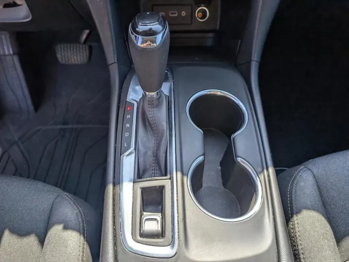 2020 Chevrolet Equinox LT (2GNAXTEV4L6) with an Turbocharged Gas I4 1.5L/92 engine, 6-Speed Automatic transmission, located at 3959 U.S. 80 W, Phenix City, AL, 36870, (334) 297-4885, 32.469296, -85.135185 - **Embark on Your Next Adventure with the 2020 Chevrolet Equinox LT at Gils Auto!**<br /> <br /> Are you seeking a reliable, stylish, and versatile SUV that can handle everything from daily commutes to weekend adventures? Look no further than the 2020 Chevrolet Equinox LT, now available at Gils Auto - Photo#13
