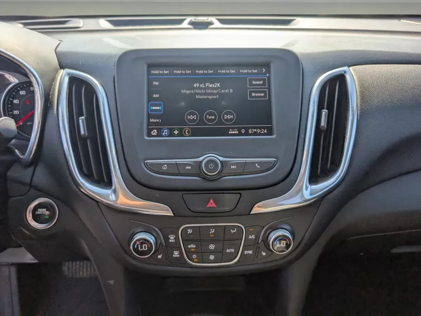 2020 Chevrolet Equinox LT (2GNAXTEV4L6) with an Turbocharged Gas I4 1.5L/92 engine, 6-Speed Automatic transmission, located at 3959 U.S. 80 W, Phenix City, AL, 36870, (334) 297-4885, 32.469296, -85.135185 - **Embark on Your Next Adventure with the 2020 Chevrolet Equinox LT at Gils Auto!**<br /> <br /> Are you seeking a reliable, stylish, and versatile SUV that can handle everything from daily commutes to weekend adventures? Look no further than the 2020 Chevrolet Equinox LT, now available at Gils Auto - Photo#14
