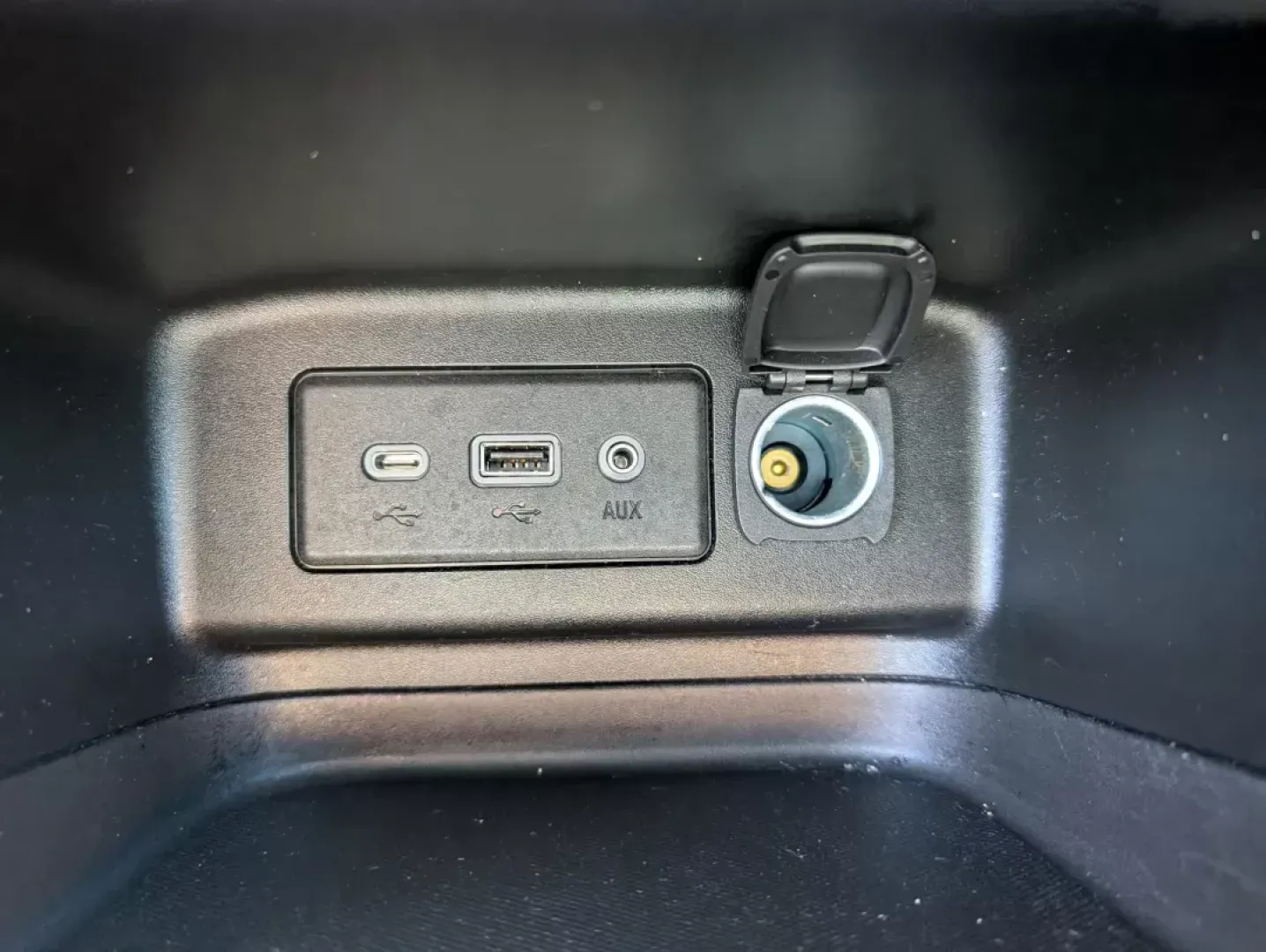 2020 Chevrolet Equinox LT (2GNAXTEV4L6) with an Turbocharged Gas I4 1.5L/92 engine, 6-Speed Automatic transmission, located at 3959 U.S. 80 W, Phenix City, AL, 36870, (334) 297-4885, 32.469296, -85.135185 - **Embark on Your Next Adventure with the 2020 Chevrolet Equinox LT at Gils Auto!**<br /> <br /> Are you seeking a reliable, stylish, and versatile SUV that can handle everything from daily commutes to weekend adventures? Look no further than the 2020 Chevrolet Equinox LT, now available at Gils Auto - Photo#15