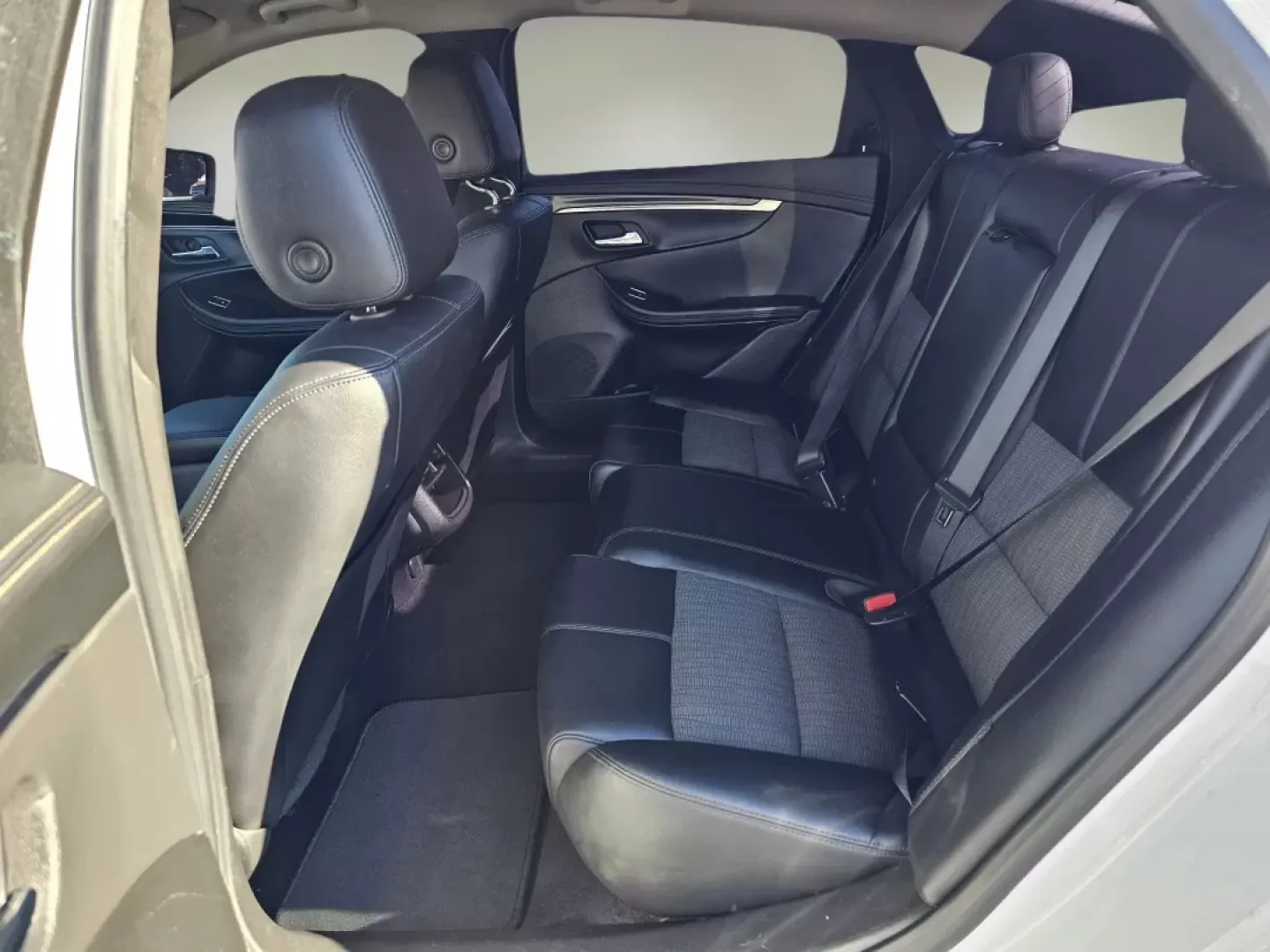 2020 /Jet Black Chevrolet Impala LT (2G11Z5S37L9) with an Other engine, located at 804 22nd Ave, Phenix City, AL, 36870, (334) 297-1860, 32.484749, -85.024475 - Are you looking for a reliable sedan that can elevate your daily commute while providing ample space and comfort for weekend adventures? Look no further than this stunning 2020 Chevrolet Impala LT, now available at Gils Auto in Phenix City, AL! With its sleek Summit White exterior and spacious Jet B - Photo#13