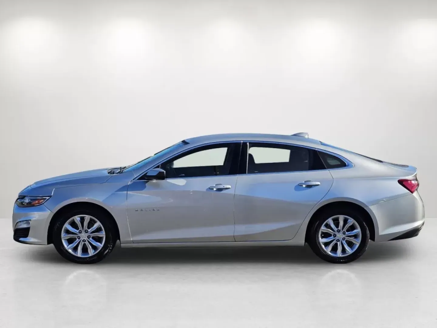 2020 /Jet Black Chevrolet Malibu LT (1G1ZD5ST2LF) with an Other engine, located at 3959 U.S. 80 W, Phenix City, AL, 36870, (334) 297-4885, 32.469296, -85.135185 - **Elevate Your Daily Commute with the 2020 Chevrolet Malibu LT Perfect for Every Adventure!**<br /> <br /> Are you tired of your daily commute? Looking for a reliable sedan that not only gets you from point A to B but also enhances your lifestyle? At Gils Auto in Phenix City, AL, we present the 202 - Photo#8