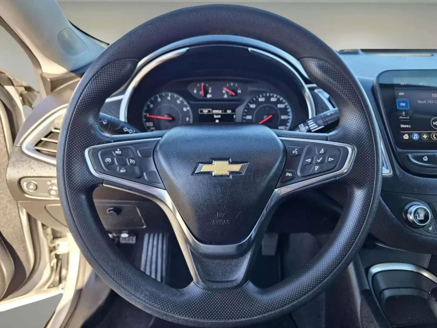 2020 /Jet Black Chevrolet Malibu LT (1G1ZD5ST2LF) with an Other engine, located at 3959 U.S. 80 W, Phenix City, AL, 36870, (334) 297-4885, 32.469296, -85.135185 - **Elevate Your Daily Commute with the 2020 Chevrolet Malibu LT Perfect for Every Adventure!**<br /> <br /> Are you tired of your daily commute? Looking for a reliable sedan that not only gets you from point A to B but also enhances your lifestyle? At Gils Auto in Phenix City, AL, we present the 202 - Photo#11