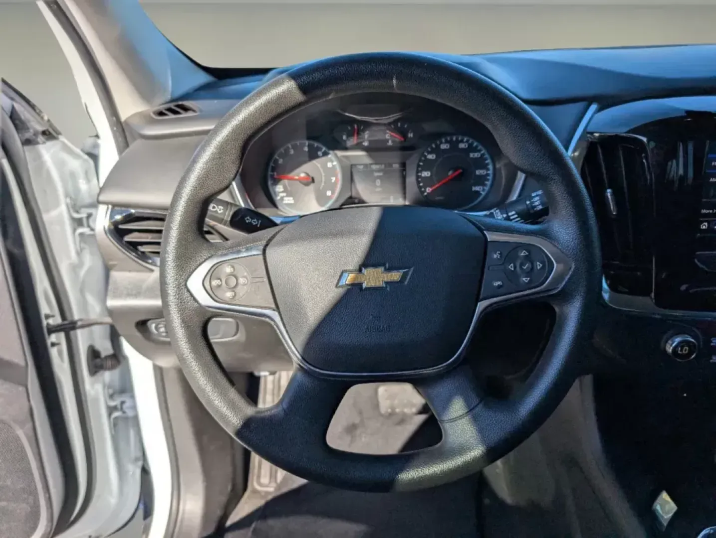 2020 /Jet Black Chevrolet Traverse LS (1GNERFKWXLJ) with an Gas V6 3.6L/217 engine, 9-Speed Automatic transmission, located at 5115 14th Ave., Columbus, GA, 31904, (706) 323-0345, 32.511494, -84.971046 - 2020 Chevrolet Traverse LS - Photo#17