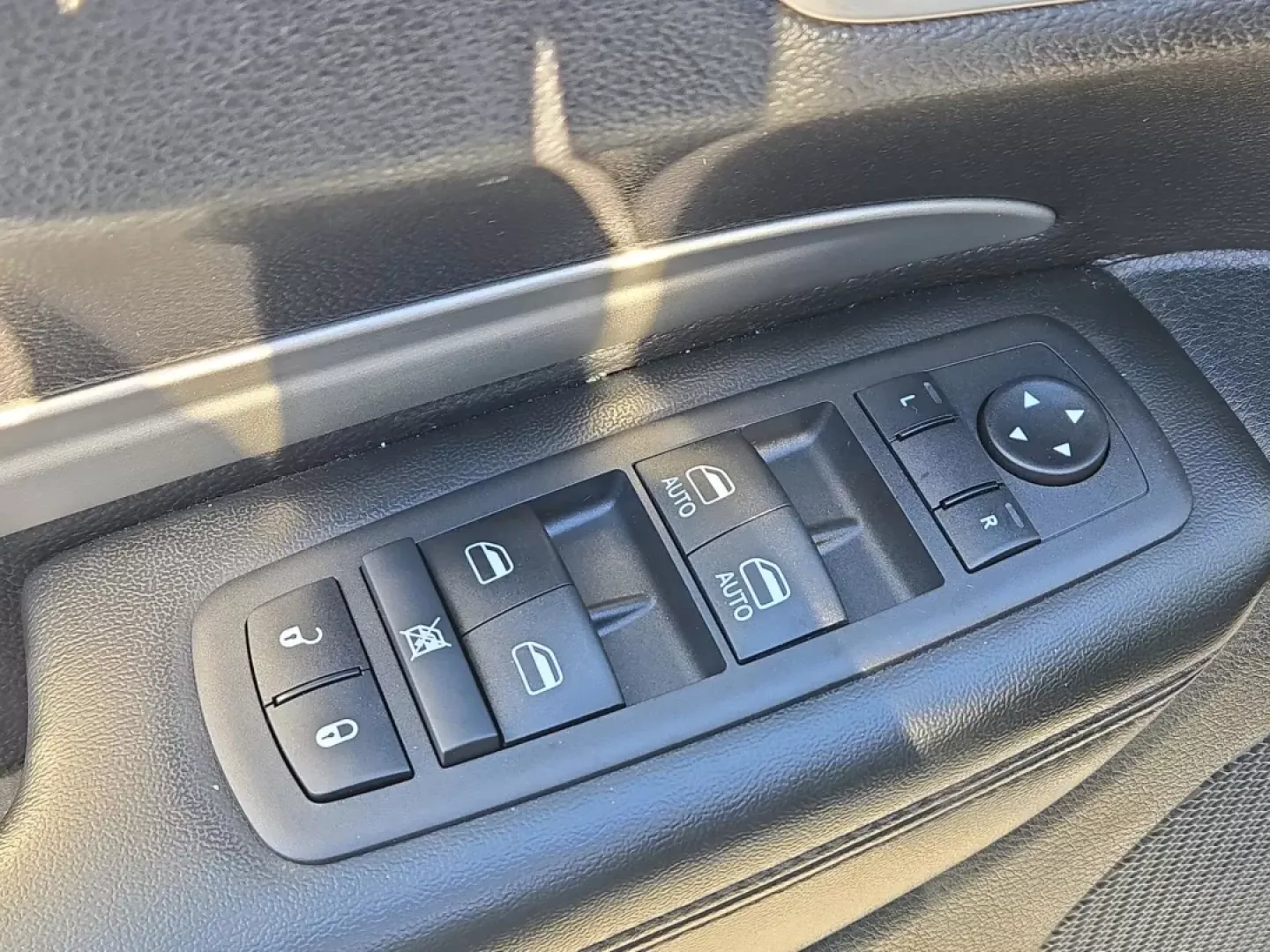 2020 /Black Dodge Durango SXT Plus (1C4RDHAG6LC) with an Other engine, located at 3959 U.S. 80 W, Phenix City, AL, 36870, (334) 297-4885, 32.469296, -85.135185 - **Unleash Adventure with the 2020 Dodge Durango SXT Plus! Perfect for Growing Families or Weekend Warriors!**<br /> <br /> Are you ready to elevate your driving experience? The 2020 Dodge Durango SXT Plus is the ultimate SUV that combines style, performance, and practicality for every journey. Wheth - Photo#11