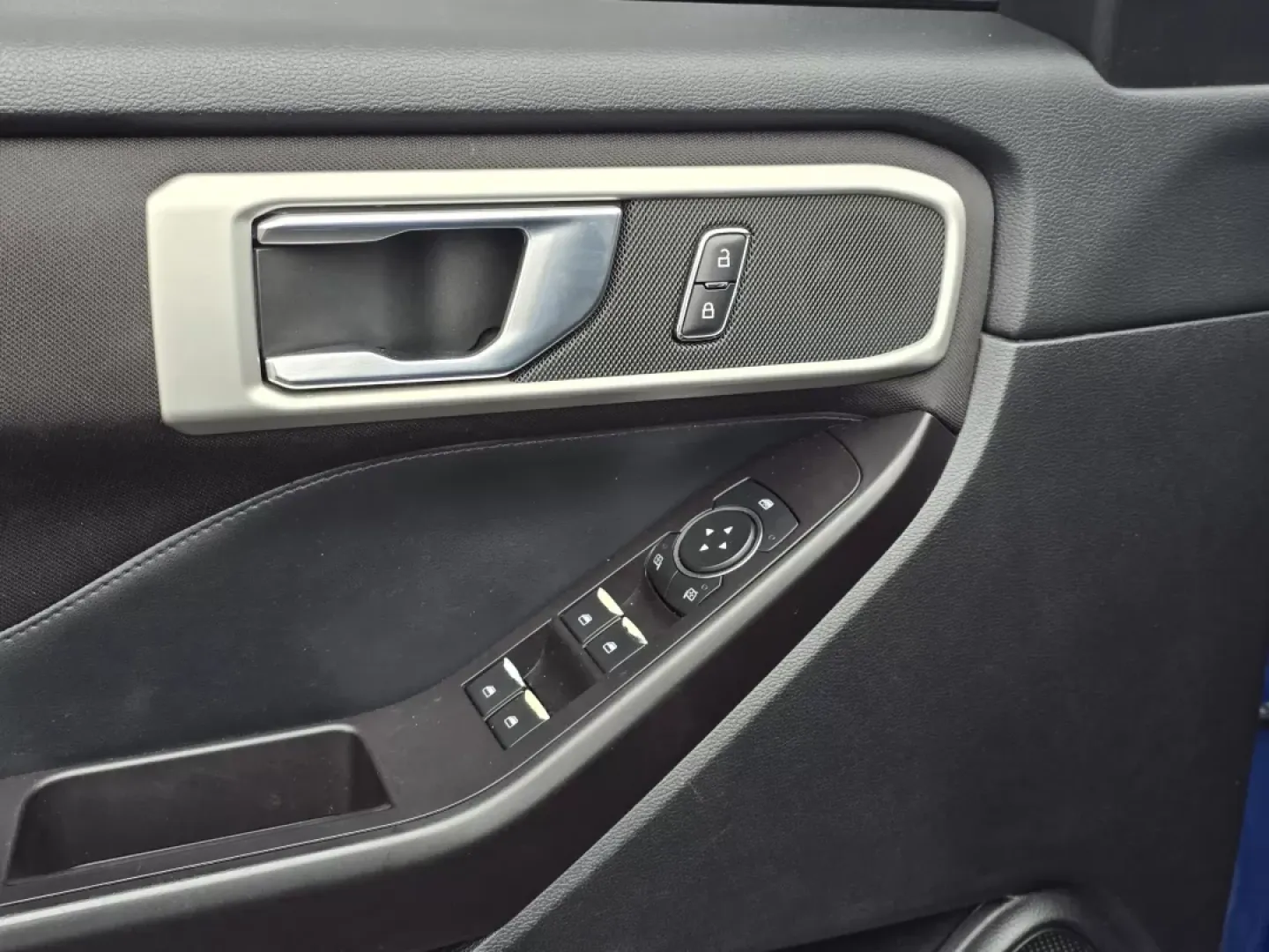 2020 Ford Explorer XLT (1FMSK8DH0LG) with an Other engine, located at 1430 Gateway Drive, Opelika, AL, 36801, (334) 239-0944, 32.637871, -85.409790 - Experience the perfect blend of adventure and practicality with this stunning 2020 Ford Explorer XLT, available now at Gils Auto in Phenix City, AL. If you're looking for a vehicle that's great for growing families, perfect for weekend adventures, and ideal for long commutes, this SUV checks all the - Photo#9