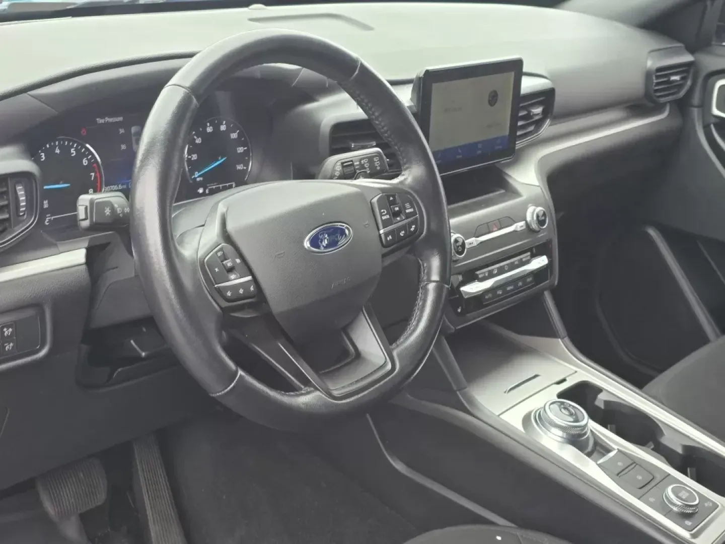 2020 Ford Explorer XLT (1FMSK8DH0LG) with an Other engine, located at 1430 Gateway Drive, Opelika, AL, 36801, (334) 239-0944, 32.637871, -85.409790 - Experience the perfect blend of adventure and practicality with this stunning 2020 Ford Explorer XLT, available now at Gils Auto in Phenix City, AL. If you're looking for a vehicle that's great for growing families, perfect for weekend adventures, and ideal for long commutes, this SUV checks all the - Photo#10