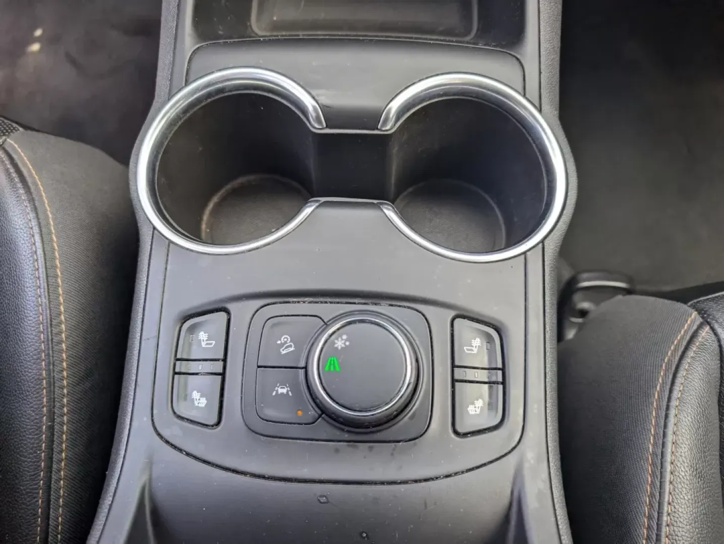 2020 /Jet Black GMC Terrain SLT (3GKALPEV2LL) with an Other engine, located at 521 Old Farm Lane Rd, Prattville, AL, 36066, (334) 325-1505, 32.482460, -86.416367 - **Discover Your Adventure with the 2020 GMC Terrain SLT at Gils Auto - Phenix City**<br /> <br /> Are you ready to enhance your lifestyle with a vehicle that perfectly blends style, comfort, and capability? The 2020 GMC Terrain SLT is the SUV you've been waiting for, ideally suited for families, com - Photo#11