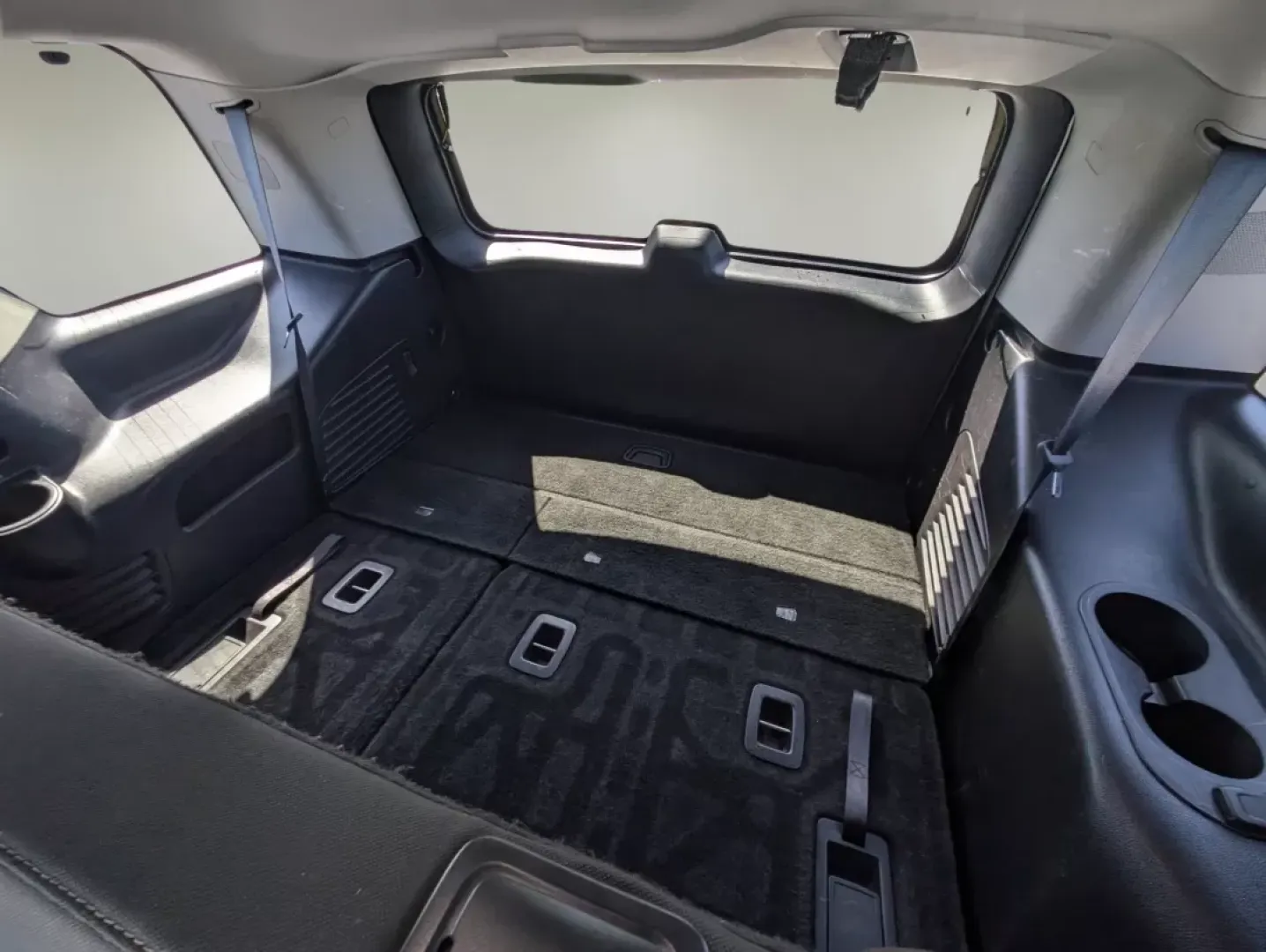 2020 /Jet Black GMC Yukon SLE (1GKS1AKC4LR) with an Other engine, located at 7000 Northlake Connector, Columbus, GA, 31904, (706) 987-8085, 32.524975, -84.978134 - ### Discover Your Next Adventure with the 2020 GMC Yukon SLE at Gils Auto - Prattville!<br /> <br /> Are you ready to elevate your family road trips or weekend getaways? The 2020 GMC Yukon SLE is the perfect companion for those seeking comfort, style, and versatility. With its spacious interior and - Photo#11