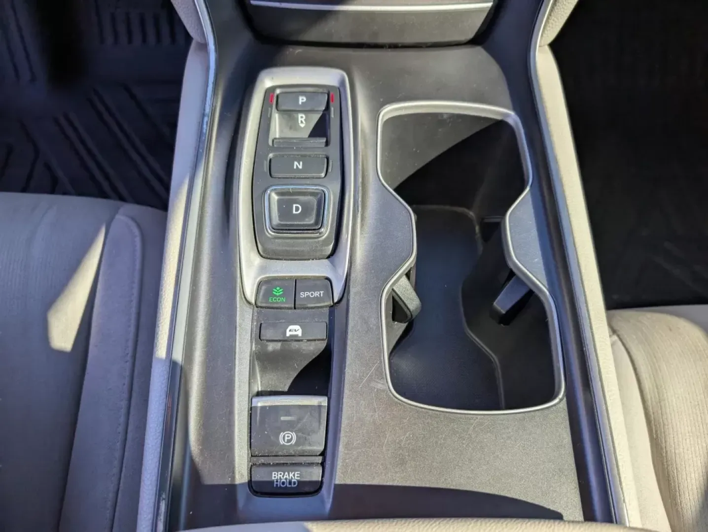 2020 Honda Accord Hybrid EX (1HGCV3F4XLA) with an Other engine, located at 804 22nd Ave, Phenix City, AL, 36870, (334) 297-1860, 32.484749, -85.024475 - **Unleash Your Adventures with the 2020 Honda Accord Hybrid EX at Gils Auto!**<br /> <br /> Are you searching for a versatile vehicle that fits seamlessly into your dynamic lifestyle? The 2020 Honda Accord Hybrid EX is the perfect companion for both the daily commuter and the weekend explorer. With - Photo#12
