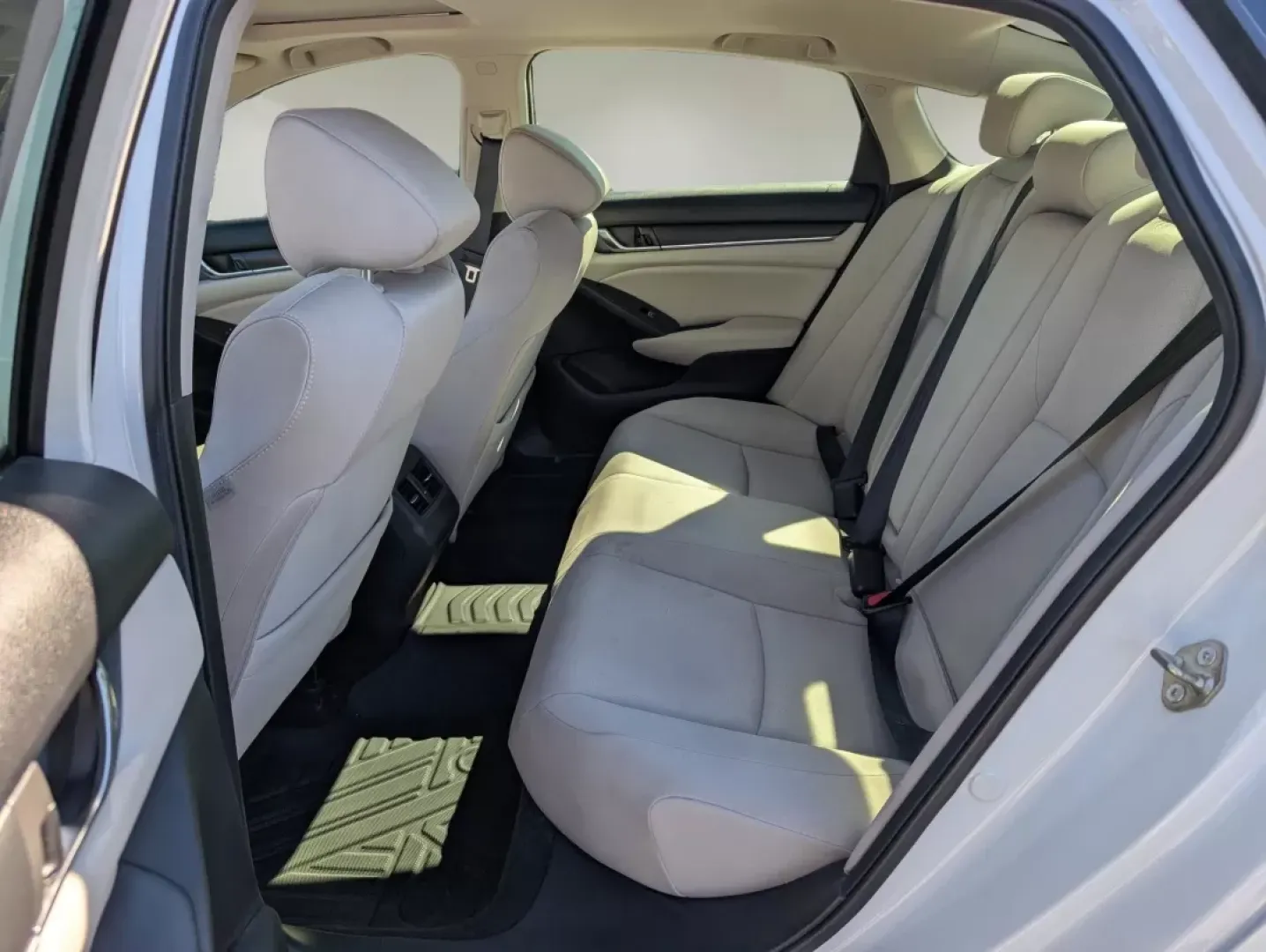 2020 Honda Accord Hybrid EX (1HGCV3F4XLA) with an Other engine, located at 804 22nd Ave, Phenix City, AL, 36870, (334) 297-1860, 32.484749, -85.024475 - **Unleash Your Adventures with the 2020 Honda Accord Hybrid EX at Gils Auto!**<br /> <br /> Are you searching for a versatile vehicle that fits seamlessly into your dynamic lifestyle? The 2020 Honda Accord Hybrid EX is the perfect companion for both the daily commuter and the weekend explorer. With - Photo#16