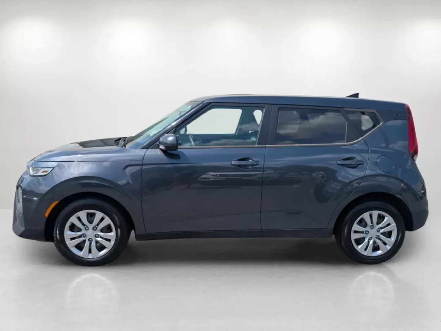 2020 /Black Kia Soul LX (KNDJ23AU7L7) with an Other engine, located at 5115 14th Ave., Columbus, GA, 31904, (706) 323-0345, 32.511494, -84.971046 - **Discover Your Next Adventure: 2020 Kia Soul LX at Gils Auto in Phenix City!**<br /> <br /> Are you ready to elevate your daily commute and weekend getaways? The 2020 Kia Soul LX is the perfect hatchback for those who seek versatility without compromising style. With its spacious interior, advanced - Photo#7