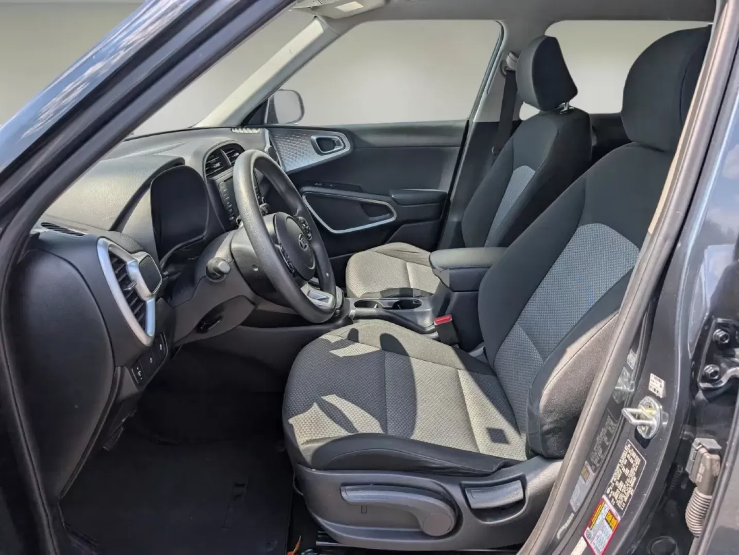 2020 /Black Kia Soul LX (KNDJ23AU7L7) with an Other engine, located at 5115 14th Ave., Columbus, GA, 31904, (706) 323-0345, 32.511494, -84.971046 - **Discover Your Next Adventure: 2020 Kia Soul LX at Gils Auto in Phenix City!**<br /> <br /> Are you ready to elevate your daily commute and weekend getaways? The 2020 Kia Soul LX is the perfect hatchback for those who seek versatility without compromising style. With its spacious interior, advanced - Photo#9