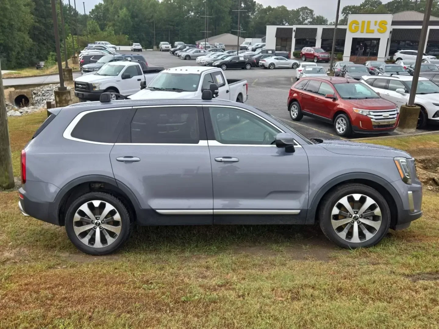 2020 /Black Kia Telluride S (5XYP64HC7LG) with an Other engine, located at 3959 U.S. 80 W, Phenix City, AL, 36870, (334) 297-4885, 32.469296, -85.135185 - Are you ready to elevate your family adventures or streamline your daily commute? Look no further than this impressive 2020 Kia Telluride S, available now at Gils Auto in Phenix City, AL. With its spacious 8-passenger seating and versatile features, this SUV is perfect for growing families, weekend - Photo#5
