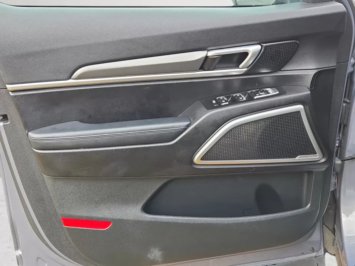 2020 /Black Kia Telluride S (5XYP64HC7LG) with an Other engine, located at 3959 U.S. 80 W, Phenix City, AL, 36870, (334) 297-4885, 32.469296, -85.135185 - Are you ready to elevate your family adventures or streamline your daily commute? Look no further than this impressive 2020 Kia Telluride S, available now at Gils Auto in Phenix City, AL. With its spacious 8-passenger seating and versatile features, this SUV is perfect for growing families, weekend - Photo#10