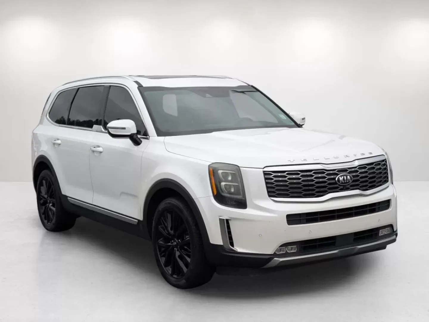 2020 /Black Kia Telluride SX (5XYP5DHC4LG) with an Other engine, located at 1430 Gateway Drive, Opelika, AL, 36801, (334) 239-0944, 32.637871, -85.409790 - Discover the perfect blend of luxury and practicality with this **2020 Kia Telluride SX**, available now at **Gils Auto** in Phenix City, AL. Imagine hitting the road for unforgettable family adventures in this spacious and stylish SUV, designed to accommodate everyone comfortably while turning head - Photo#2