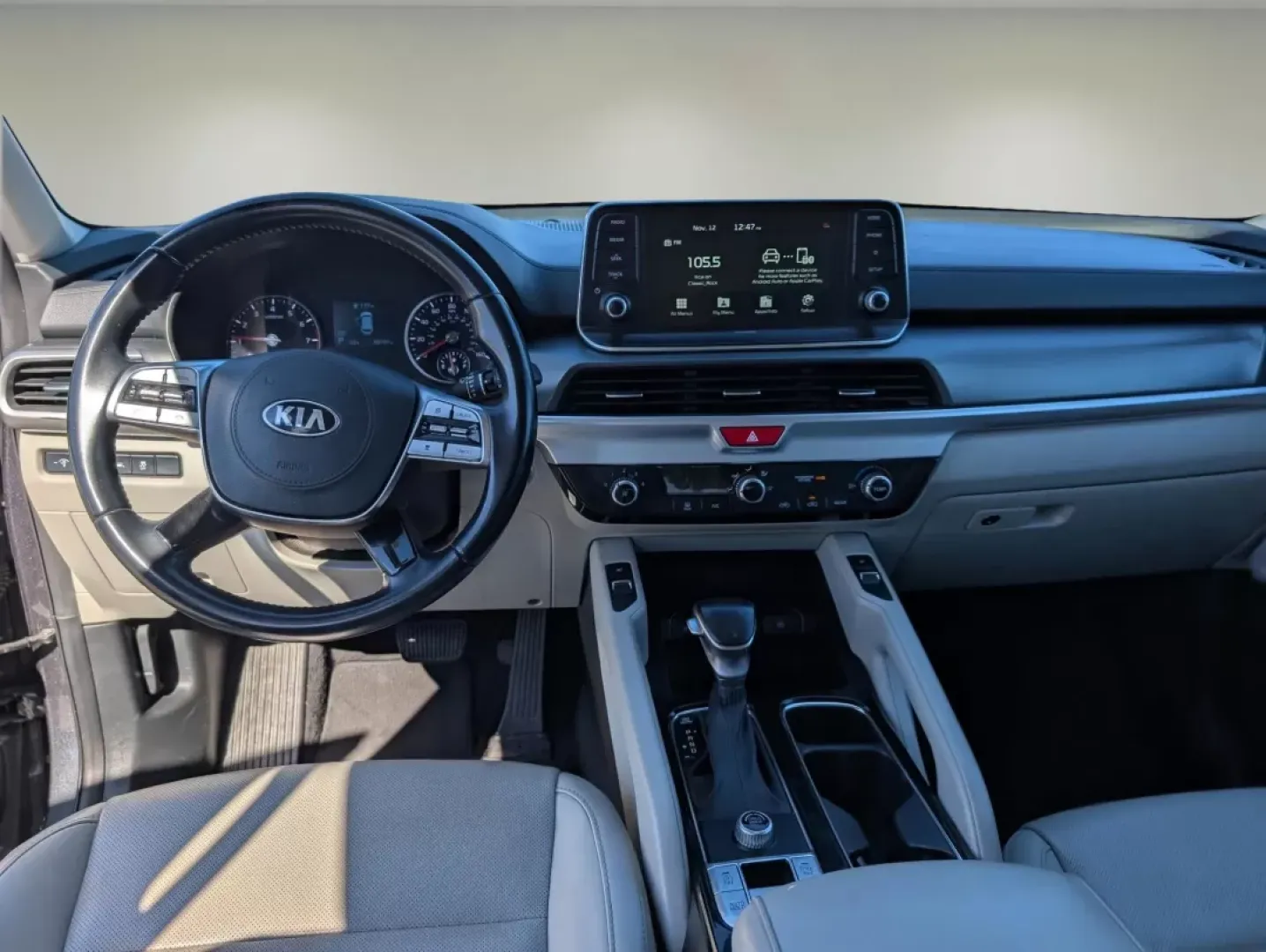 2020 /Gray Kia Telluride S (5XYP64HC6LG) with an Other engine, located at 804 22nd Ave, Phenix City, AL, 36870, (334) 297-1860, 32.484749, -85.024475 - **Elevate Your Family Adventures with the 2020 Kia Telluride S at Gils Auto!**<br /> <br /> Searching for a reliable, spacious SUV that seamlessly fits into your family's active lifestyle? Look no further than the stunning 2020 Kia Telluride S, available now at Gils Auto in Phenix City, AL. This met - Photo#12