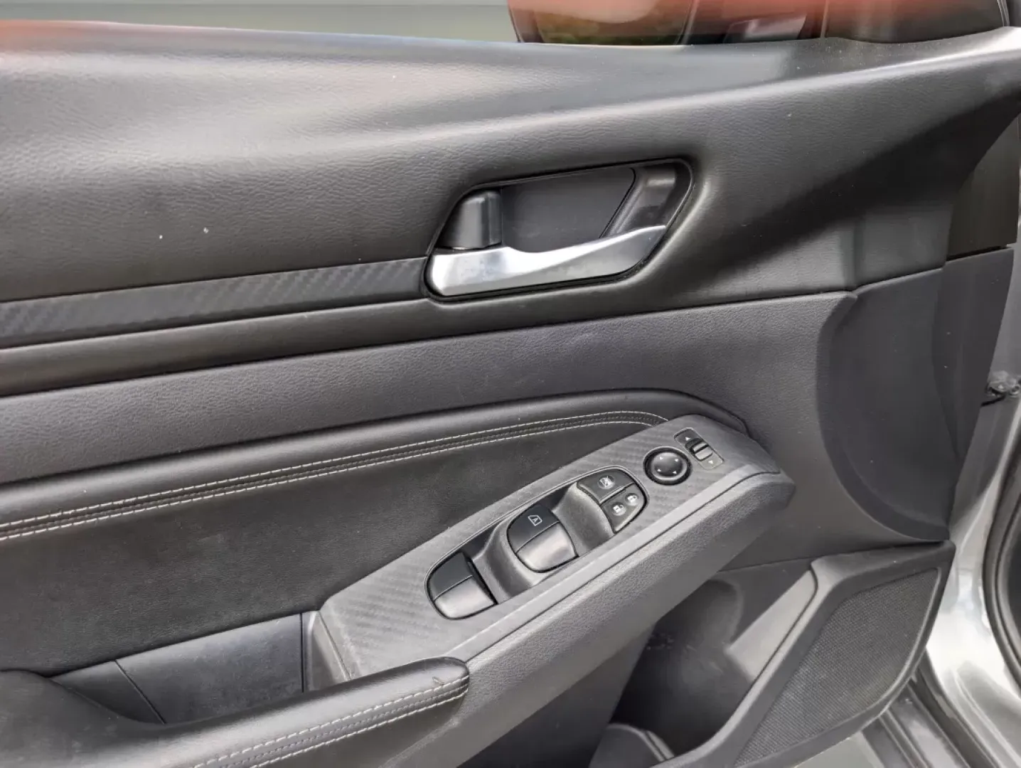 2020 /Charcoal Nissan Altima 2.5 S (1N4BL4BVXLC) with an Other engine, located at 3959 U.S. 80 W, Phenix City, AL, 36870, (334) 297-4885, 32.469296, -85.135185 - Looking for the perfect sedan that seamlessly combines style, comfort, and reliability? Look no further than this 2020 Nissan Altima 2.5 S, ideal for budget-conscious buyers and those seeking a dependable daily driver. Whether you're navigating the bustling streets of Phenix City or embarking on a w - Photo#8