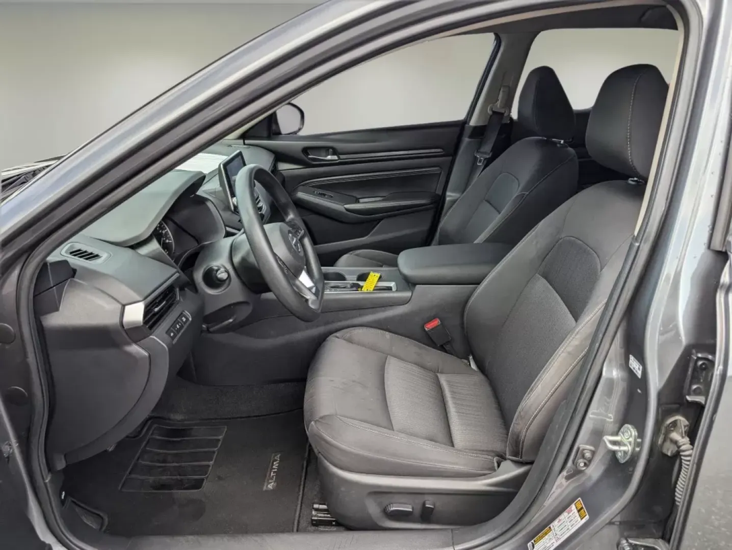 2020 /Charcoal Nissan Altima 2.5 S (1N4BL4BVXLC) with an Other engine, located at 3959 U.S. 80 W, Phenix City, AL, 36870, (334) 297-4885, 32.469296, -85.135185 - Looking for the perfect sedan that seamlessly combines style, comfort, and reliability? Look no further than this 2020 Nissan Altima 2.5 S, ideal for budget-conscious buyers and those seeking a dependable daily driver. Whether you're navigating the bustling streets of Phenix City or embarking on a w - Photo#9