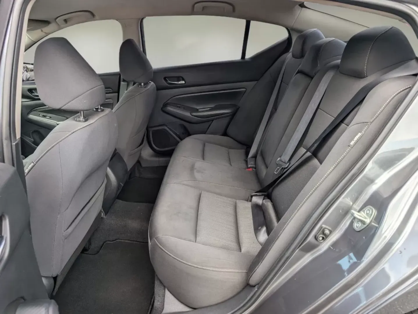 2020 /Charcoal Nissan Altima 2.5 S (1N4BL4BVXLC) with an Other engine, located at 3959 U.S. 80 W, Phenix City, AL, 36870, (334) 297-4885, 32.469296, -85.135185 - Looking for the perfect sedan that seamlessly combines style, comfort, and reliability? Look no further than this 2020 Nissan Altima 2.5 S, ideal for budget-conscious buyers and those seeking a dependable daily driver. Whether you're navigating the bustling streets of Phenix City or embarking on a w - Photo#10