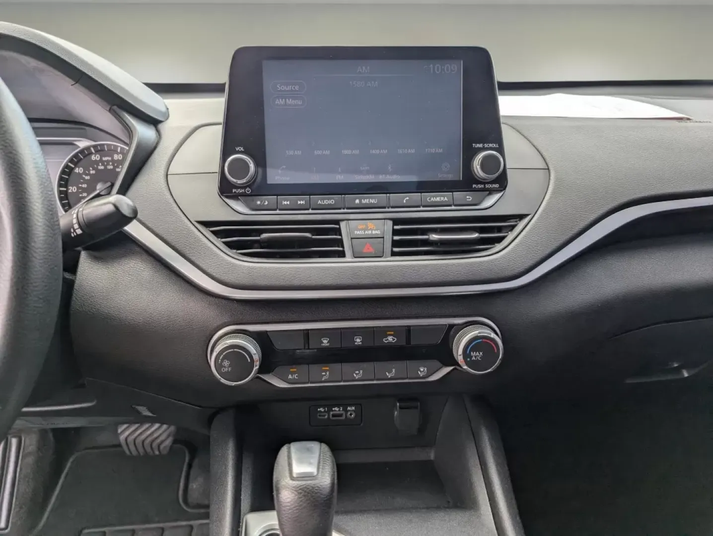 2020 /Charcoal Nissan Altima 2.5 S (1N4BL4BVXLC) with an Other engine, located at 3959 U.S. 80 W, Phenix City, AL, 36870, (334) 297-4885, 32.469296, -85.135185 - Looking for the perfect sedan that seamlessly combines style, comfort, and reliability? Look no further than this 2020 Nissan Altima 2.5 S, ideal for budget-conscious buyers and those seeking a dependable daily driver. Whether you're navigating the bustling streets of Phenix City or embarking on a w - Photo#13