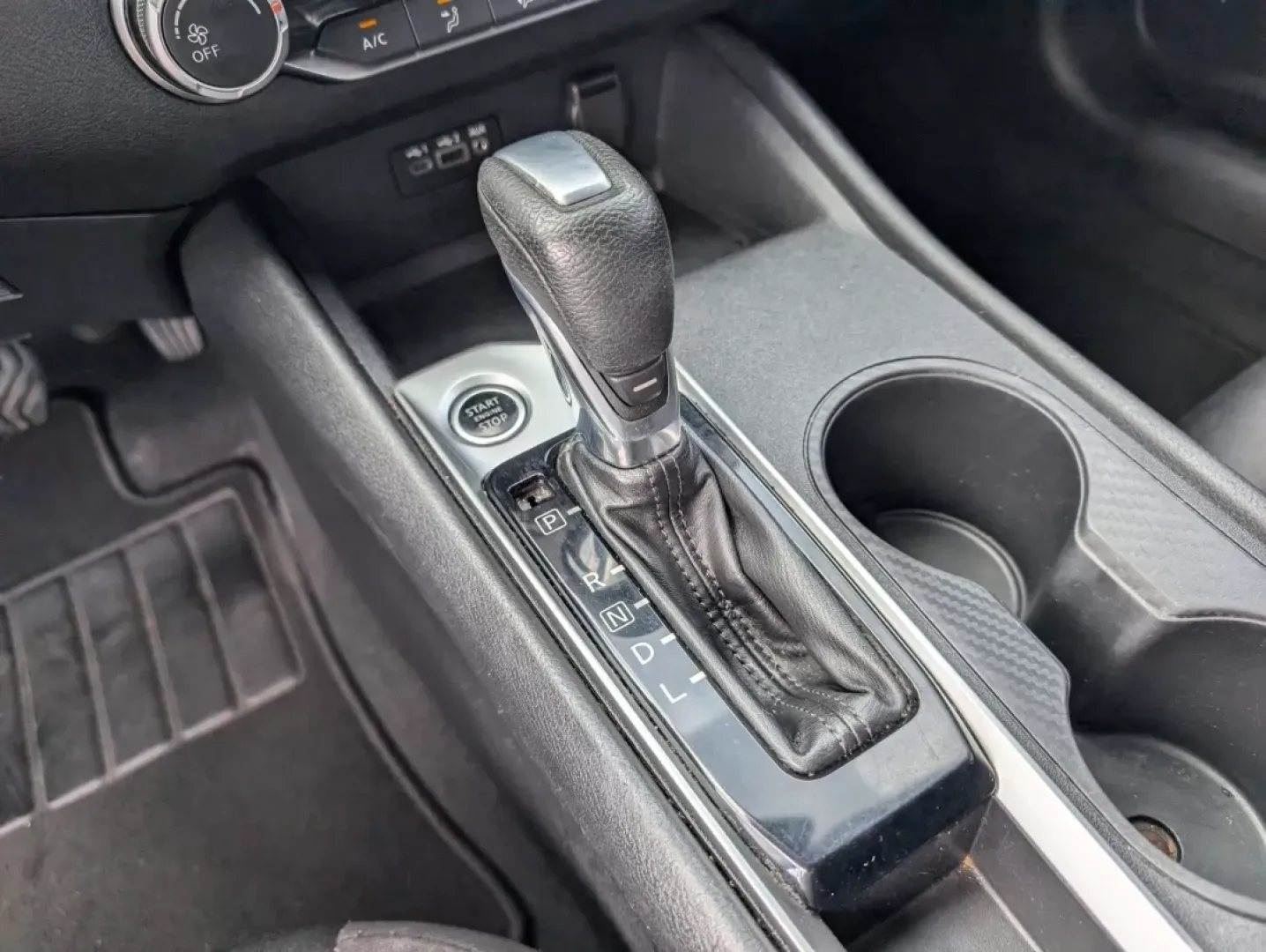 2020 /Charcoal Nissan Altima 2.5 S (1N4BL4BVXLC) with an Other engine, located at 3959 U.S. 80 W, Phenix City, AL, 36870, (334) 297-4885, 32.469296, -85.135185 - Looking for the perfect sedan that seamlessly combines style, comfort, and reliability? Look no further than this 2020 Nissan Altima 2.5 S, ideal for budget-conscious buyers and those seeking a dependable daily driver. Whether you're navigating the bustling streets of Phenix City or embarking on a w - Photo#14