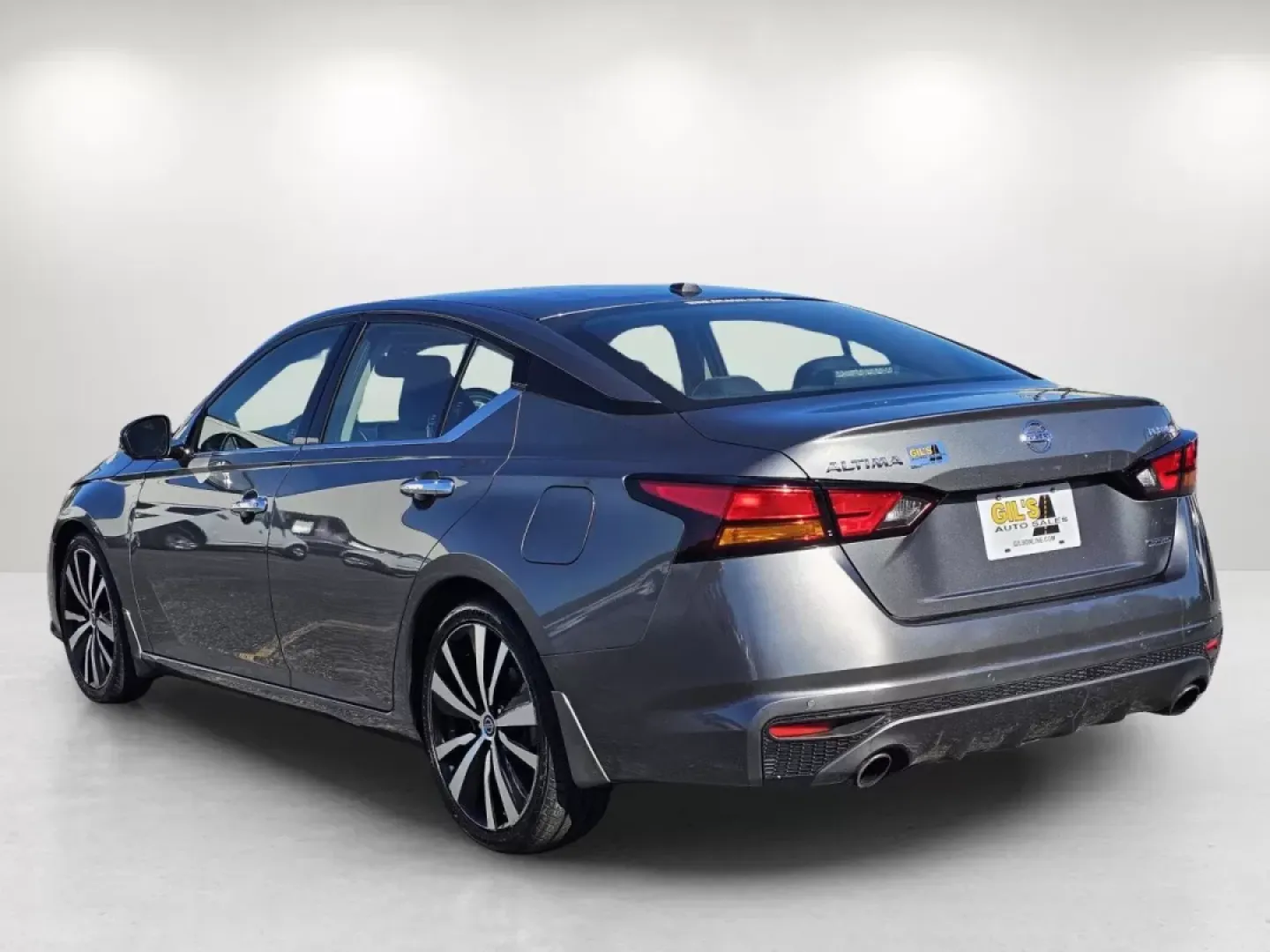 2020 /Charcoal Nissan Altima 2.0 Platinum (1N4AL4FV3LC) with an Other engine, located at 1430 Gateway Drive, Opelika, AL, 36801, (334) 239-0944, 32.637871, -85.409790 - **Experience the 2020 Nissan Altima 2.0 Platinum: Your Ideal Sedan for Modern Living!**<br /> <br /> Are you searching for a vehicle that perfectly combines style, reliability, and modern features? Look no further than the stunning 2020 Nissan Altima 2.0 Platinum, available now at Gils Auto in Opeli - Photo#10