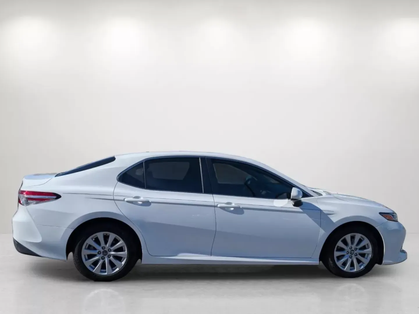 2020 Toyota Camry LE (4T1C11AK8LU) with an Other engine, located at 804 22nd Ave, Phenix City, AL, 36870, (334) 297-1860, 32.484749, -85.024475 - **Experience the Perfect Blend of Comfort and Reliability with the 2020 Toyota Camry LE at Gils Auto, Phenix City, AL!**<br /> <br /> Are you searching for a dependable vehicle that enhances your daily commute and fits seamlessly into your active lifestyle? Look no further than the stunning 2020 Toy - Photo#3