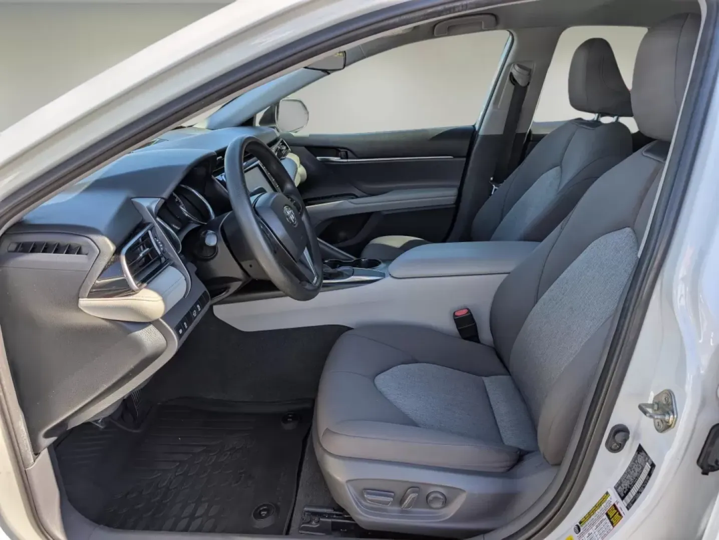 2020 Toyota Camry LE (4T1C11AK8LU) with an Other engine, located at 804 22nd Ave, Phenix City, AL, 36870, (334) 297-1860, 32.484749, -85.024475 - **Experience the Perfect Blend of Comfort and Reliability with the 2020 Toyota Camry LE at Gils Auto, Phenix City, AL!**<br /> <br /> Are you searching for a dependable vehicle that enhances your daily commute and fits seamlessly into your active lifestyle? Look no further than the stunning 2020 Toy - Photo#9