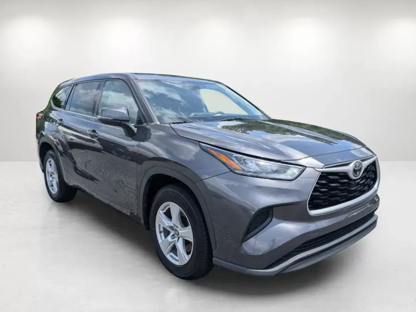 2020 Toyota Highlander L (5TDCZRAH3LS) with an Regular Unleaded V-6 3.5 L/211 engine, 8-Speed Automatic w/OD transmission, located at 1430 Gateway Drive, Opelika, AL, 36801, (334) 239-0944, 32.637871, -85.409790 - ### Discover Adventure with the 2020 Toyota Highlander at Gils Auto - Opelika!<br /> <br /> Are you searching for the perfect vehicle that combines versatility and reliability? Look no further than the 2020 Toyota Highlander, an ideal SUV for growing families, weekend adventurers, or anyone in need - Photo#2