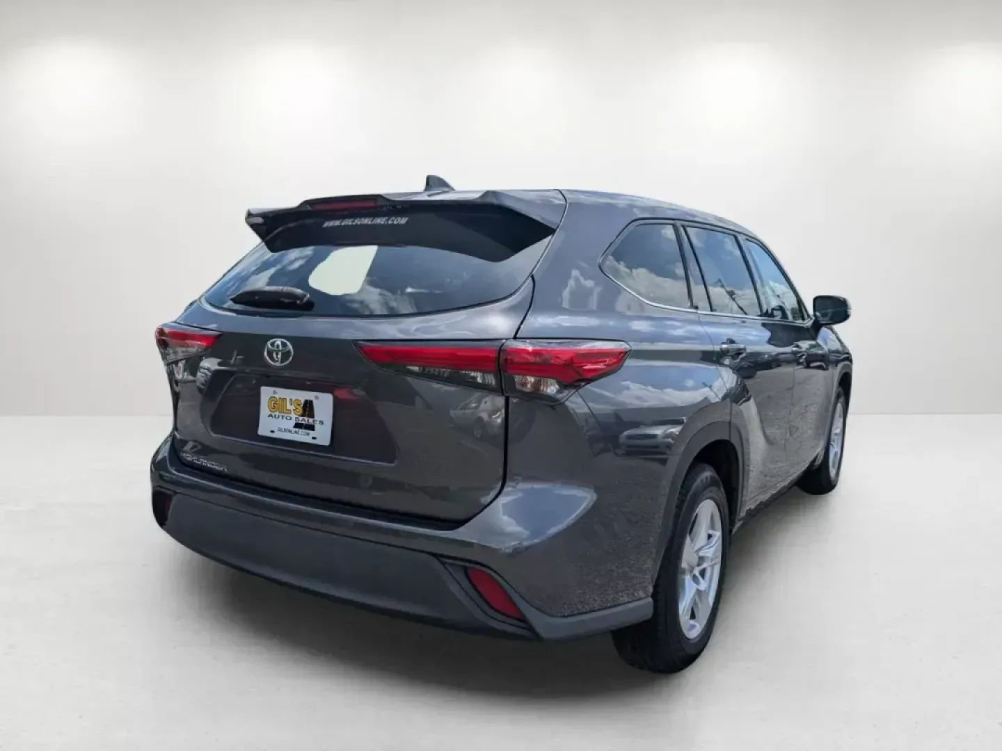 2020 Toyota Highlander L (5TDCZRAH3LS) with an Regular Unleaded V-6 3.5 L/211 engine, 8-Speed Automatic w/OD transmission, located at 1430 Gateway Drive, Opelika, AL, 36801, (334) 239-0944, 32.637871, -85.409790 - ### Discover Adventure with the 2020 Toyota Highlander at Gils Auto - Opelika!<br /> <br /> Are you searching for the perfect vehicle that combines versatility and reliability? Look no further than the 2020 Toyota Highlander, an ideal SUV for growing families, weekend adventurers, or anyone in need - Photo#4