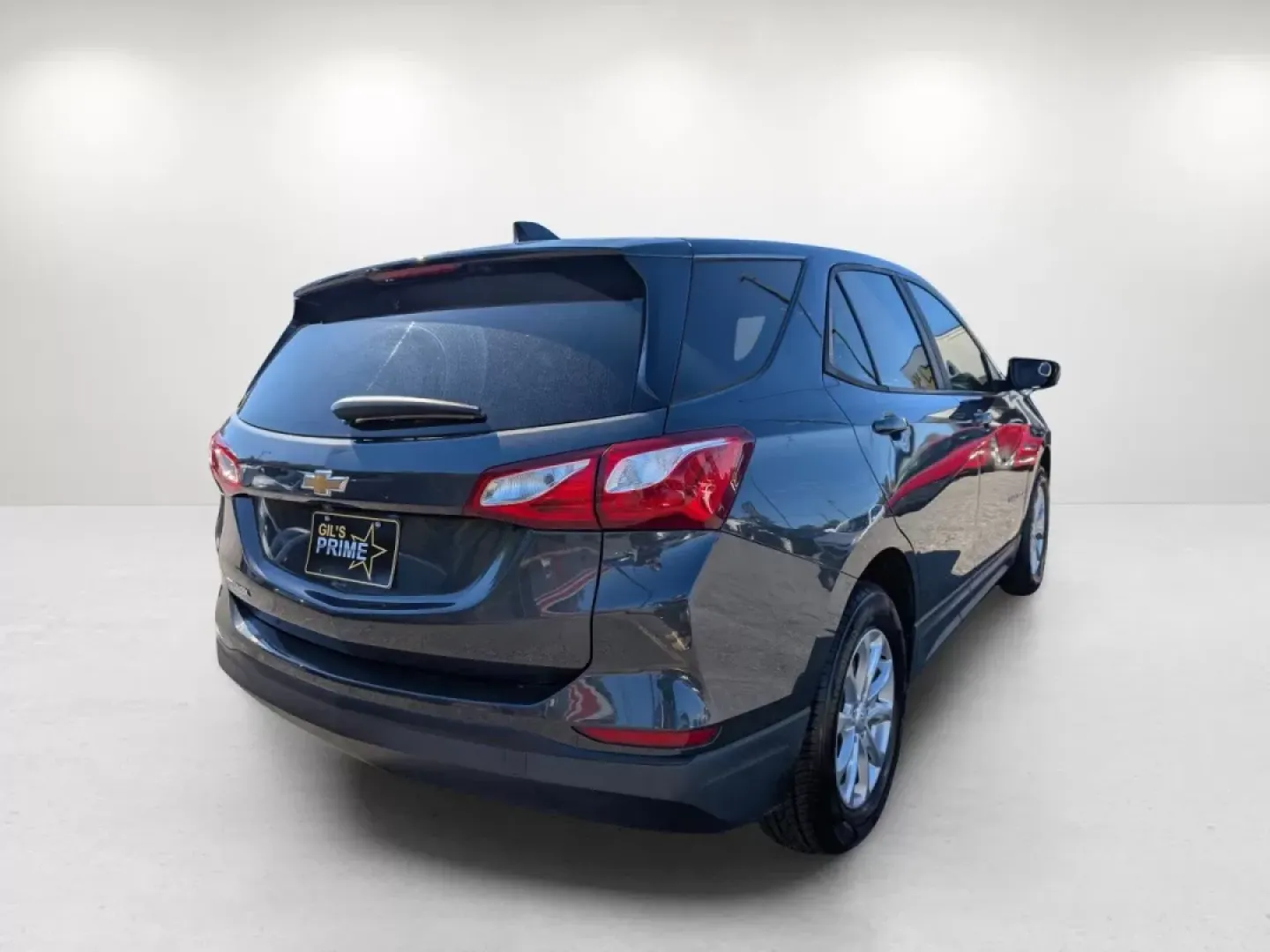 2021 /Medium Ash Gray Chevrolet Equinox LS (2GNAXHEV8M6) with an Other engine, located at 3959 U.S. 80 W, Phenix City, AL, 36870, (334) 297-4885, 32.469296, -85.135185 - Are you ready to elevate your driving experience? Discover the 2021 Chevrolet Equinox LS, perfectly crafted for those who crave comfort and versatility on the road. Whether you're a growing family needing extra space, a daily commuter navigating Phenix City's bustling streets, or someone who loves w - Photo#4