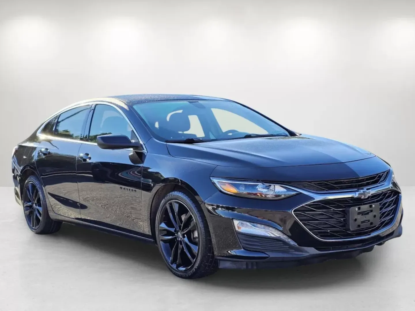 2021 /Jet Black Chevrolet Malibu LT (1G1ZD5ST3MF) with an Other engine, located at 7000 Northlake Connector, Columbus, GA, 31904, (706) 987-8085, 32.524975, -84.978134 - Are you in search of a vehicle that seamlessly blends style, comfort, and performance for your daily commute or weekend escapades? Look no further than this stunning 2021 Chevrolet Malibu LT, available now at Gils Auto-your trusted Buy Here Pay Here dealership in Phenix City, AL. Located convenientl - Photo#2