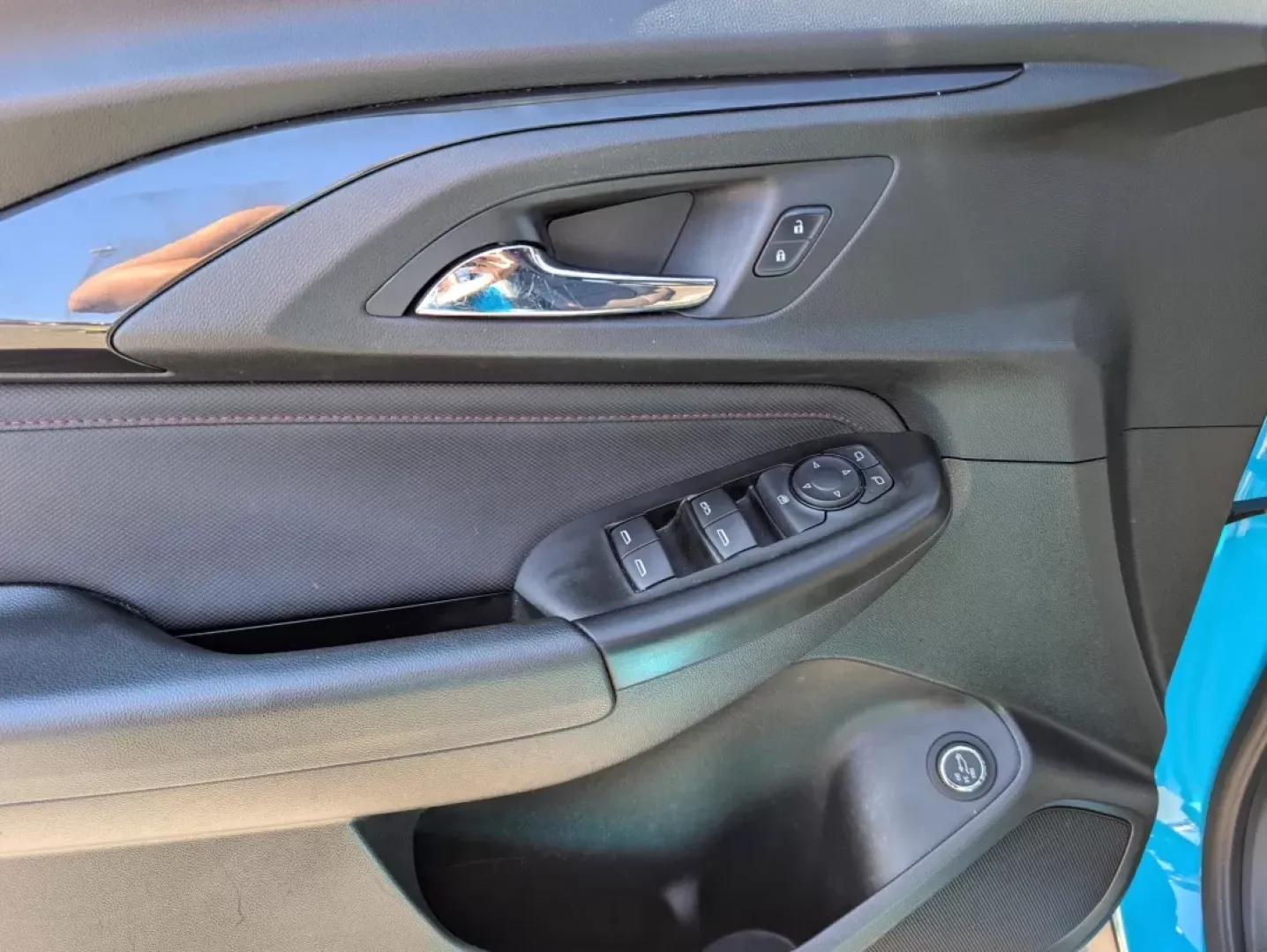 2021 /Jet Black with Red accents Chevrolet Trailblazer RS (KL79MTSL5MB) with an Other engine, located at 5115 14th Ave., Columbus, GA, 31904, (706) 323-0345, 32.511494, -84.971046 - **Explore Your Next Adventure with the 2021 Chevrolet Trailblazer RS at Gils Auto Phenix City!**<br /> <br /> Are you ready to elevate your family's road trips or daily commute? The 2021 Chevrolet Trailblazer RS is the perfect blend of versatility, style, and technology, making it an ideal companio - Photo#8