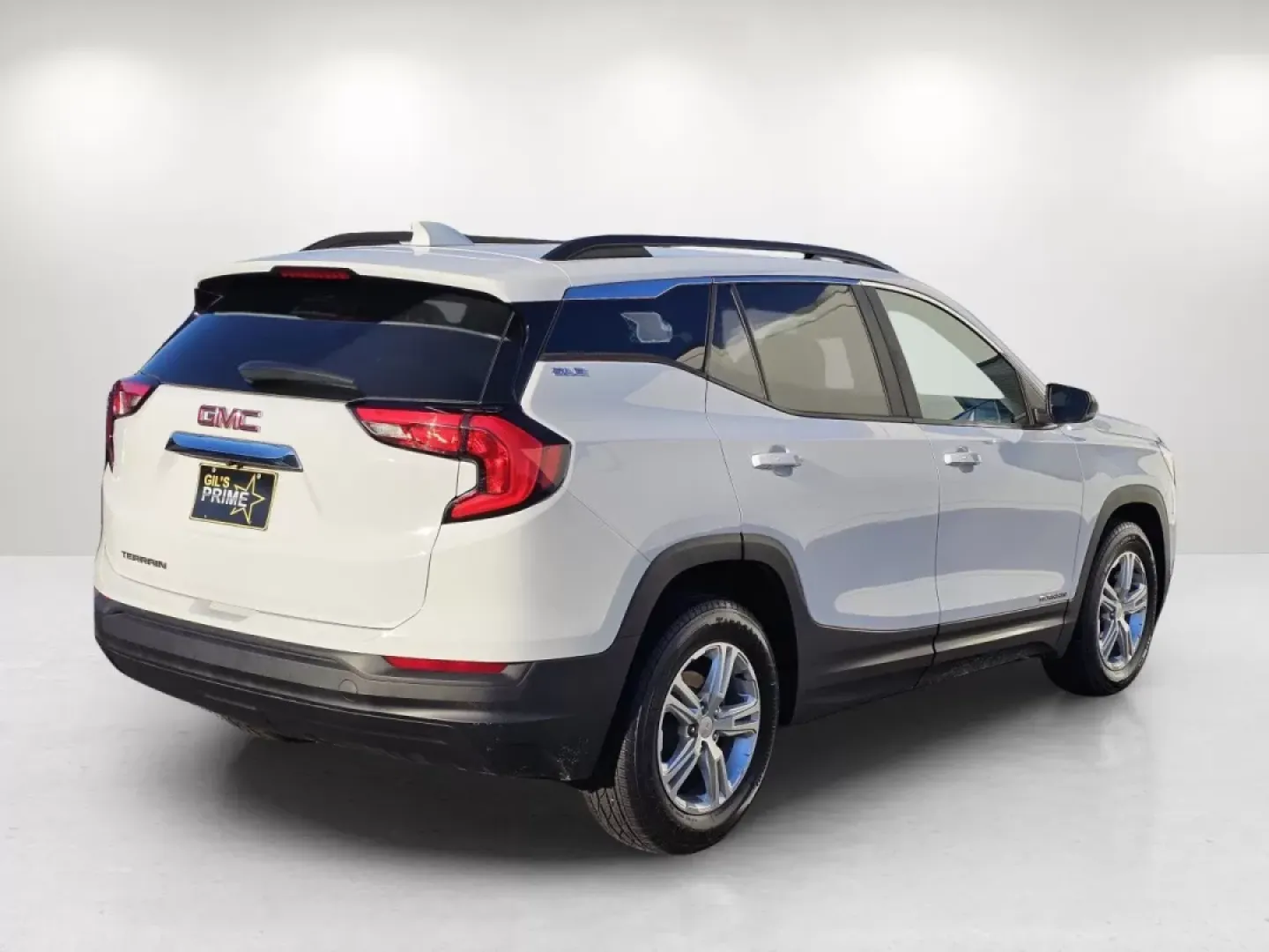 2021 /Jet Black GMC Terrain SLE (3GKALMEV8ML) with an Other engine, located at 7000 Northlake Connector, Columbus, GA, 31904, (706) 987-8085, 32.524975, -84.978134 - **Experience the Perfect Blend of Comfort and Capability with the 2021 GMC Terrain SLE at Gils Auto - Phenix City**<br /> <br /> Are you searching for a versatile SUV that can seamlessly adapt to your busy lifestyle? Look no further than the 2021 GMC Terrain SLE, available now at Gils Auto in Phenix - Photo#4