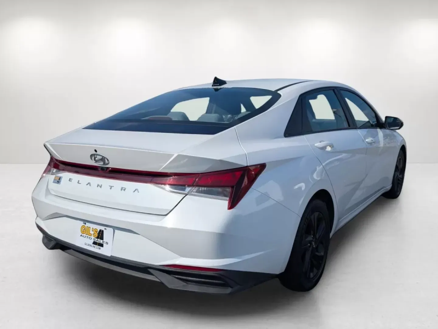 2021 /Medium Gray Hyundai Elantra SEL (5NPLM4AGXMH) with an Other engine, located at 3959 U.S. 80 W, Phenix City, AL, 36870, (334) 297-4885, 32.469296, -85.135185 - **Discover the 2021 Hyundai Elantra SEL: Your Ultimate Commuter Companion in Phenix City, AL!**<br /> <br /> Are you in the market for a reliable and stylish sedan that can effortlessly enhance your daily commute or weekend getaways? Look no further than this **2021 Hyundai Elantra SEL**, now availa - Photo#4