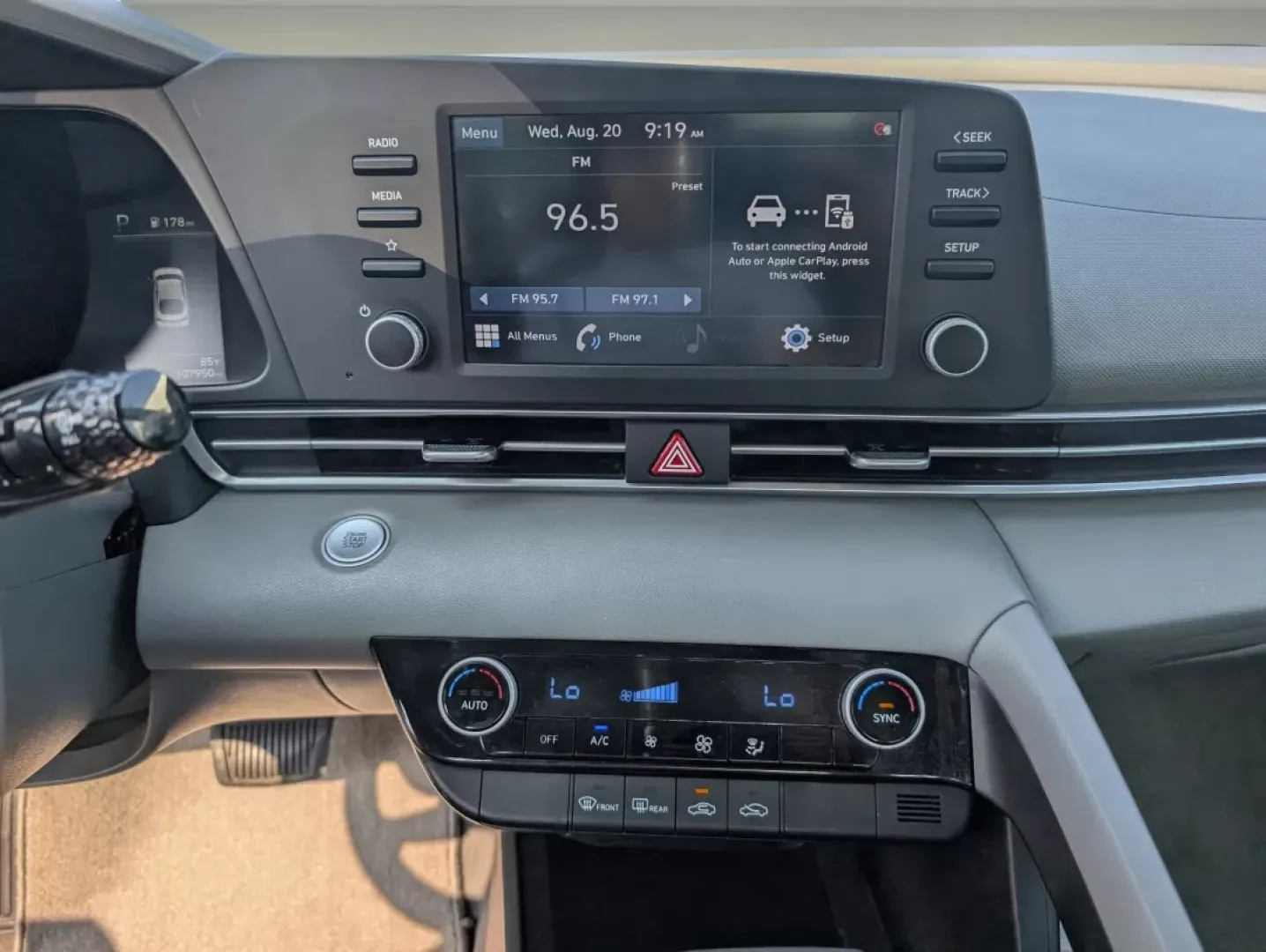 2021 /Medium Gray Hyundai Elantra SEL (5NPLM4AGXMH) with an Other engine, located at 3959 U.S. 80 W, Phenix City, AL, 36870, (334) 297-4885, 32.469296, -85.135185 - **Discover the 2021 Hyundai Elantra SEL: Your Ultimate Commuter Companion in Phenix City, AL!**<br /> <br /> Are you in the market for a reliable and stylish sedan that can effortlessly enhance your daily commute or weekend getaways? Look no further than this **2021 Hyundai Elantra SEL**, now availa - Photo#14